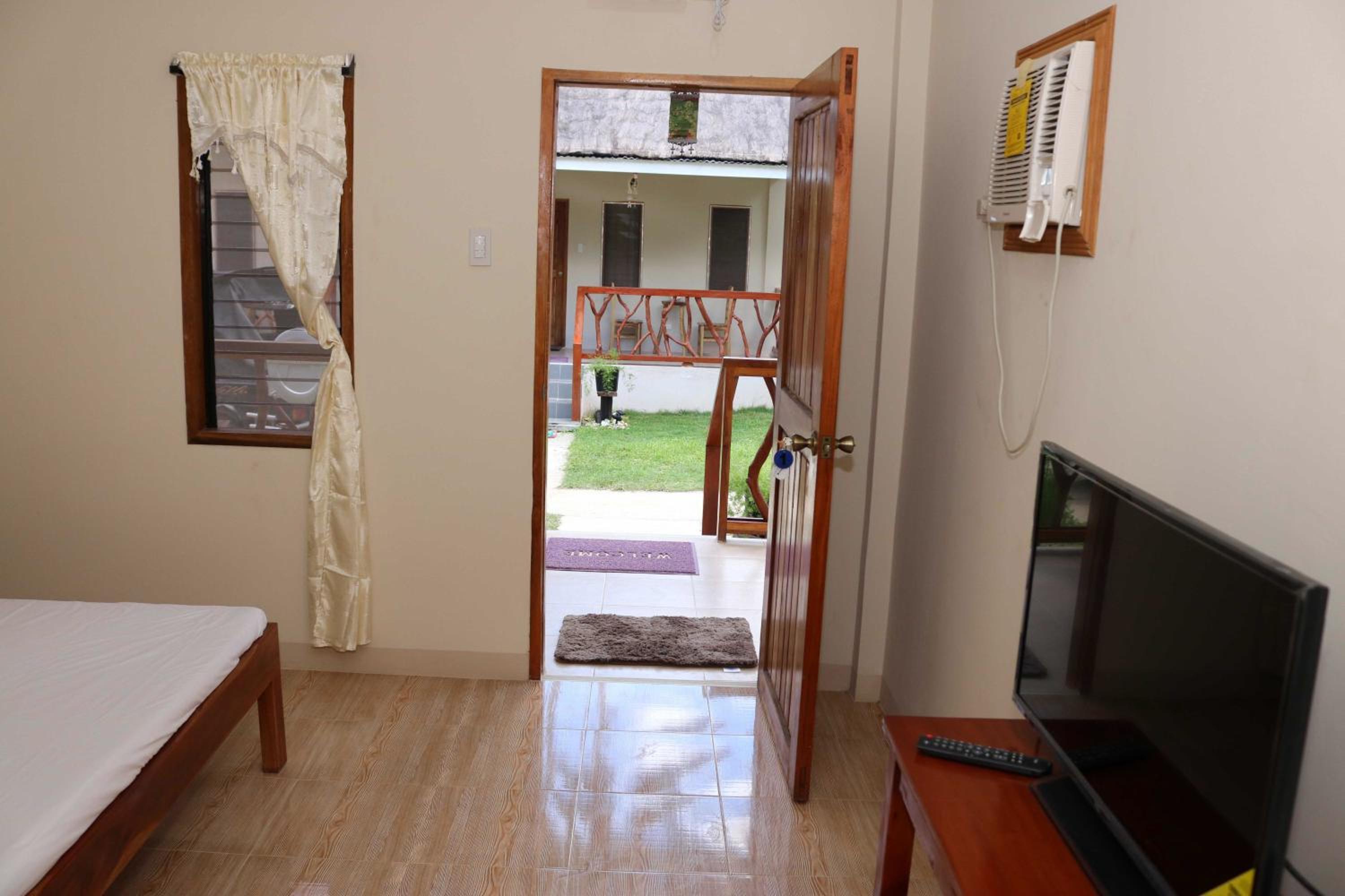 Deluxe Cottage - Photo 13