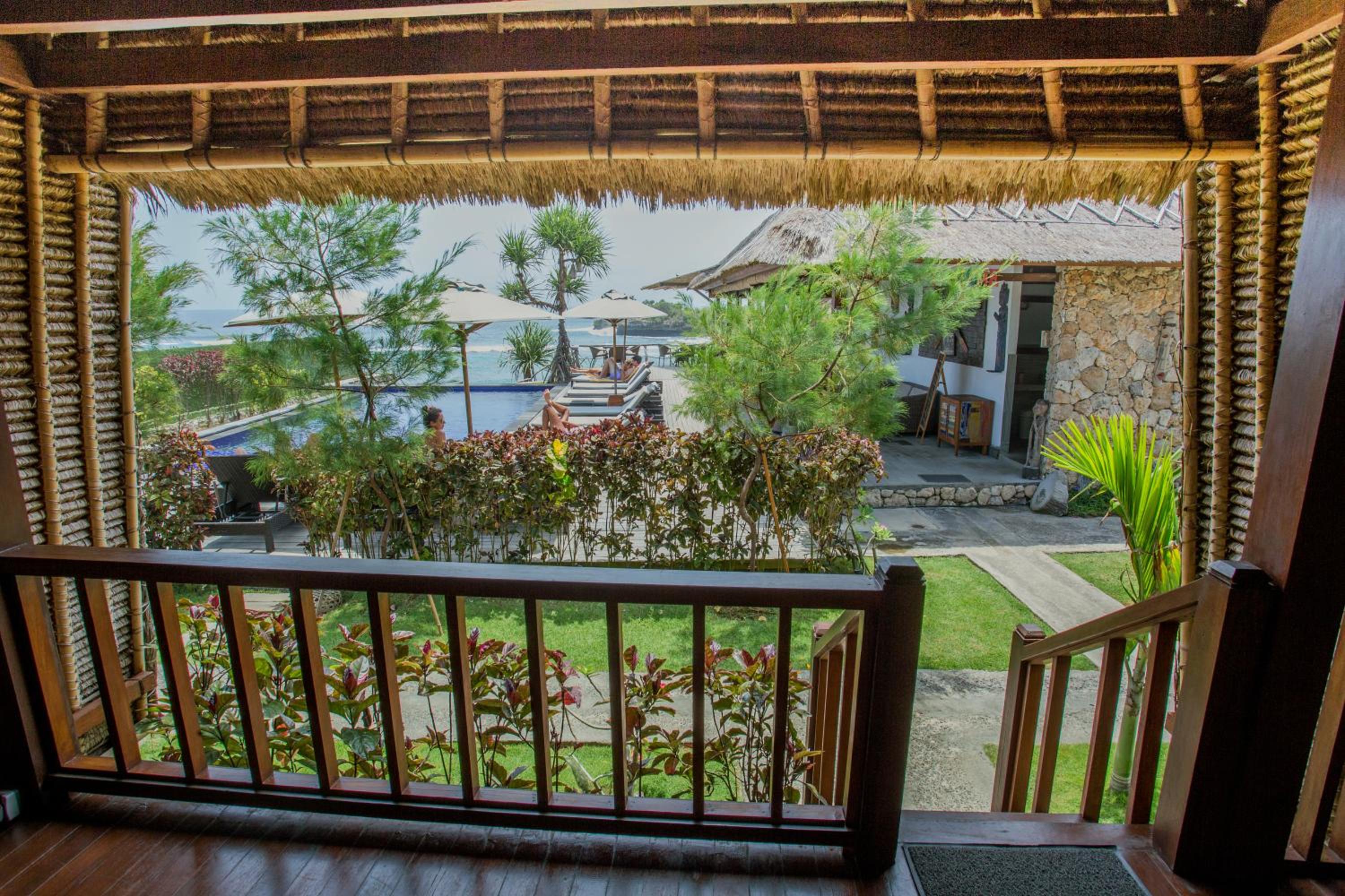 Deluxe Bungalow with Ocean View - Photo 10
