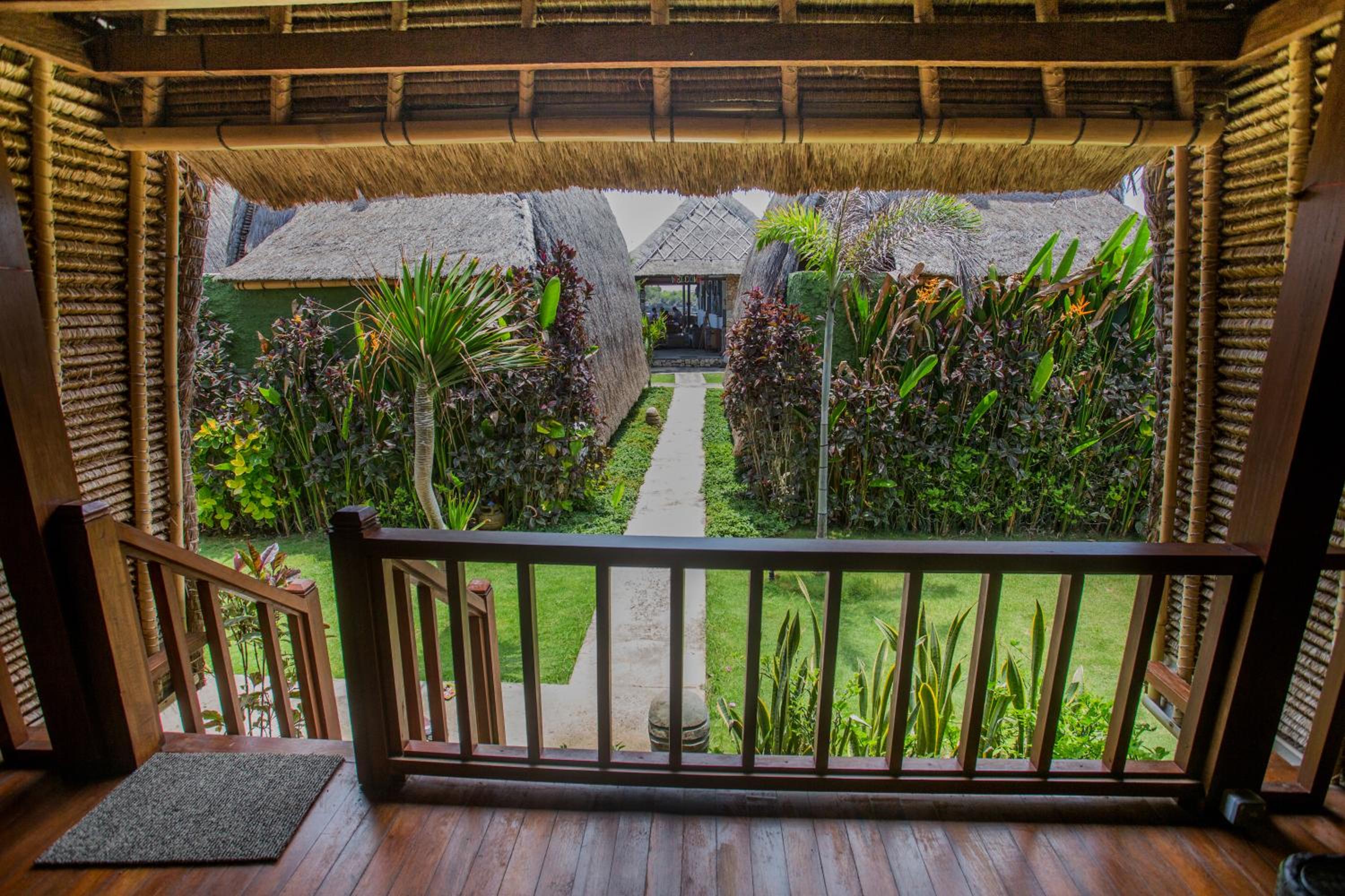 Deluxe Bungalow with Garden View - Photo 20