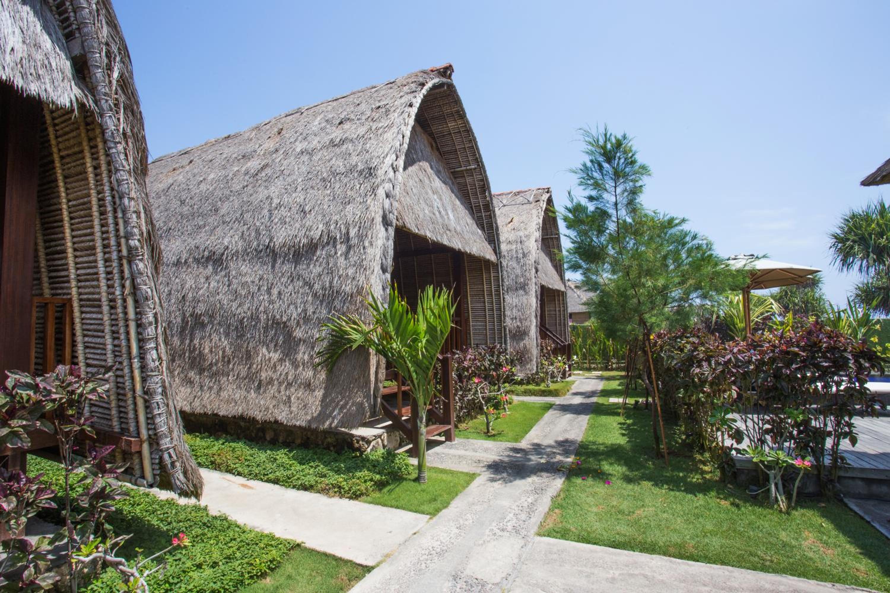 Deluxe Bungalow with Ocean View - Photo 9