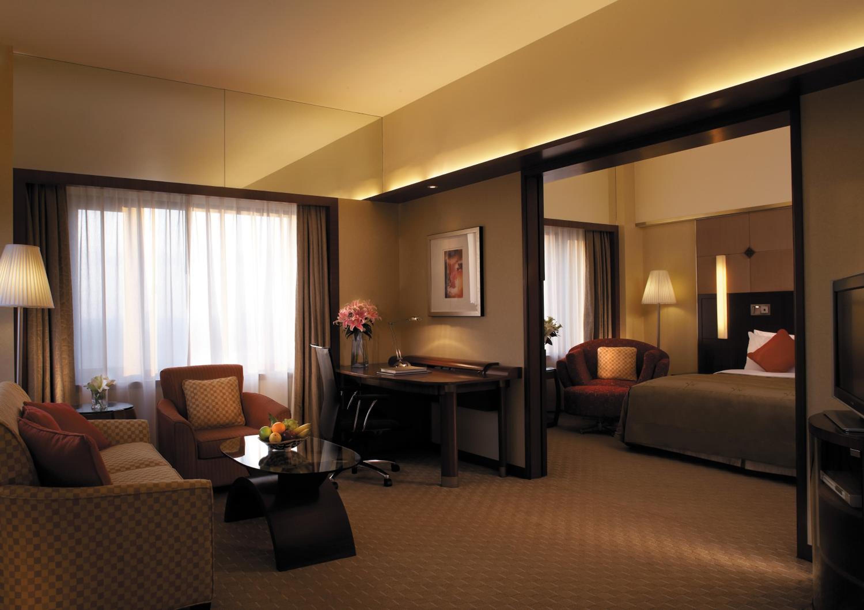 Executive Suite - Photo 3