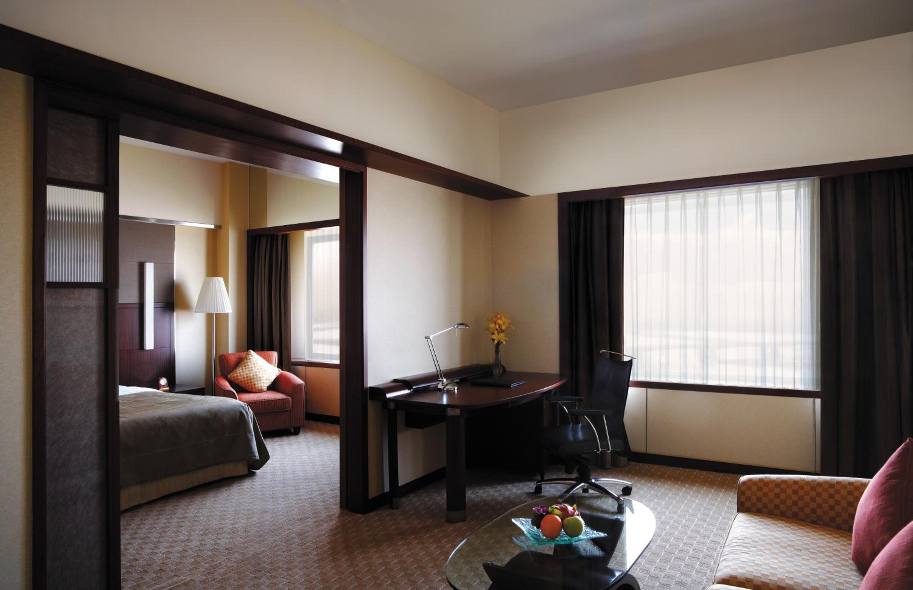 Executive Suite - Photo 1