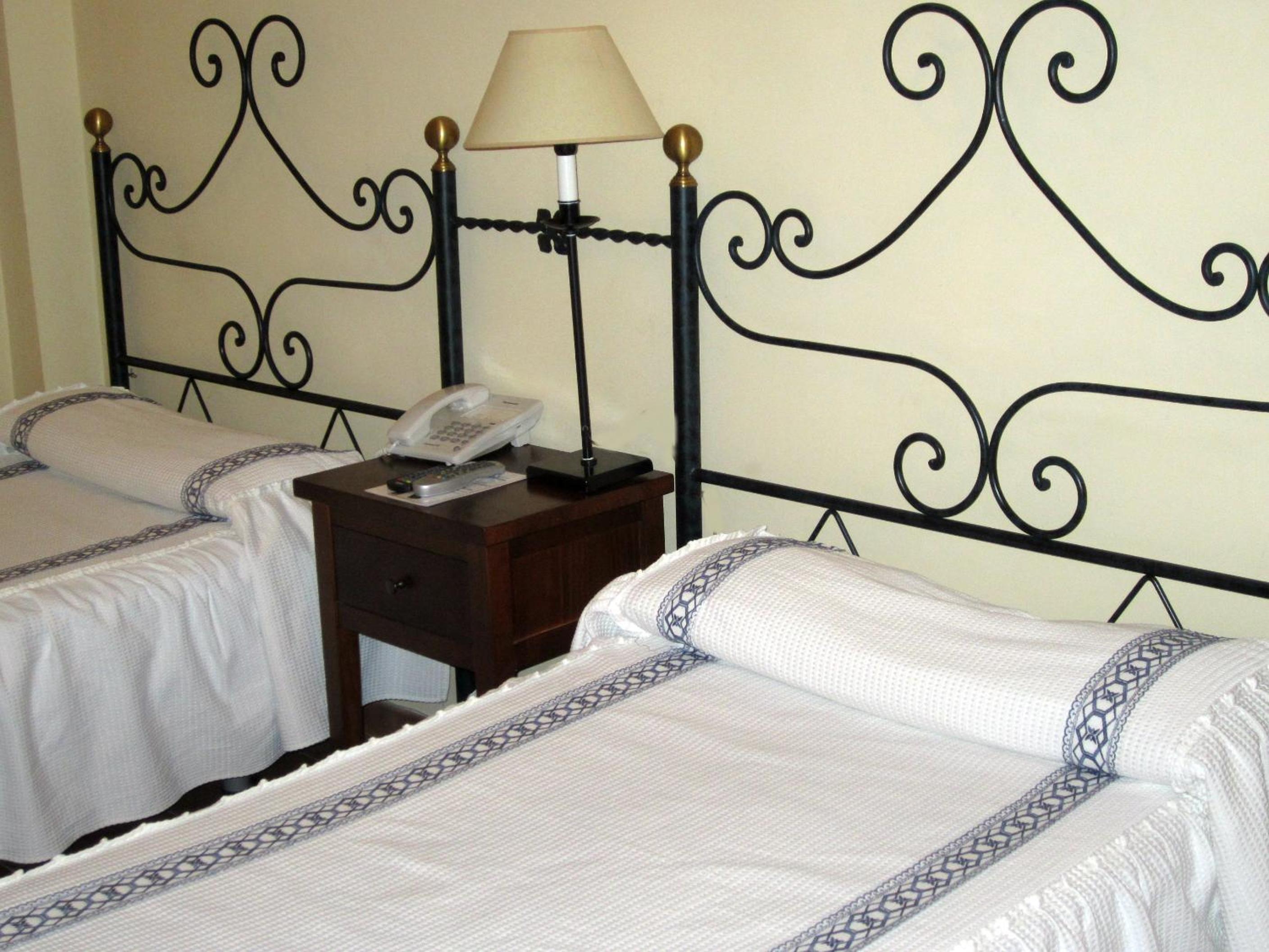 Interior Double or Twin Room - Photo 11