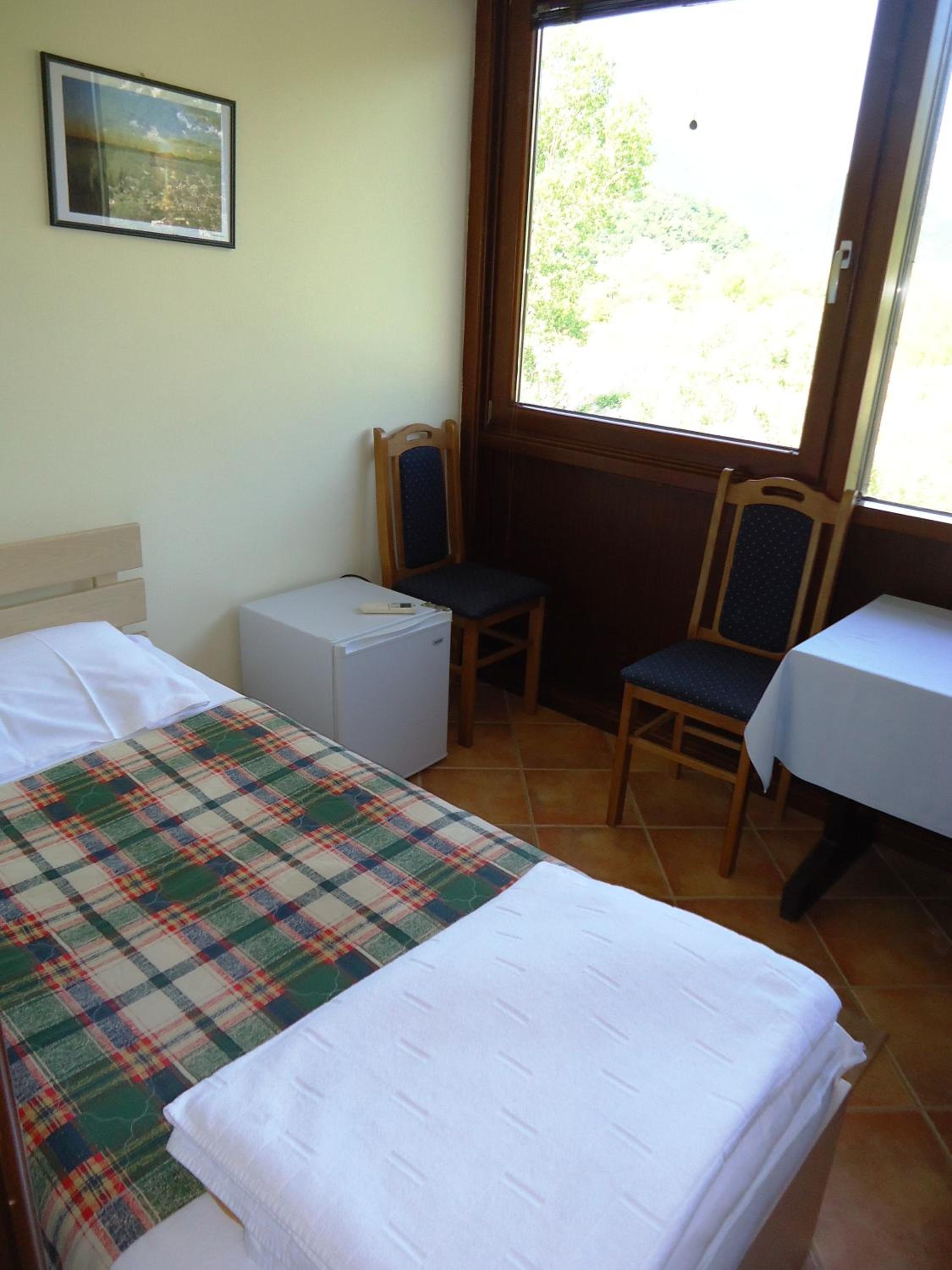 Standard Triple Room - Photo 9