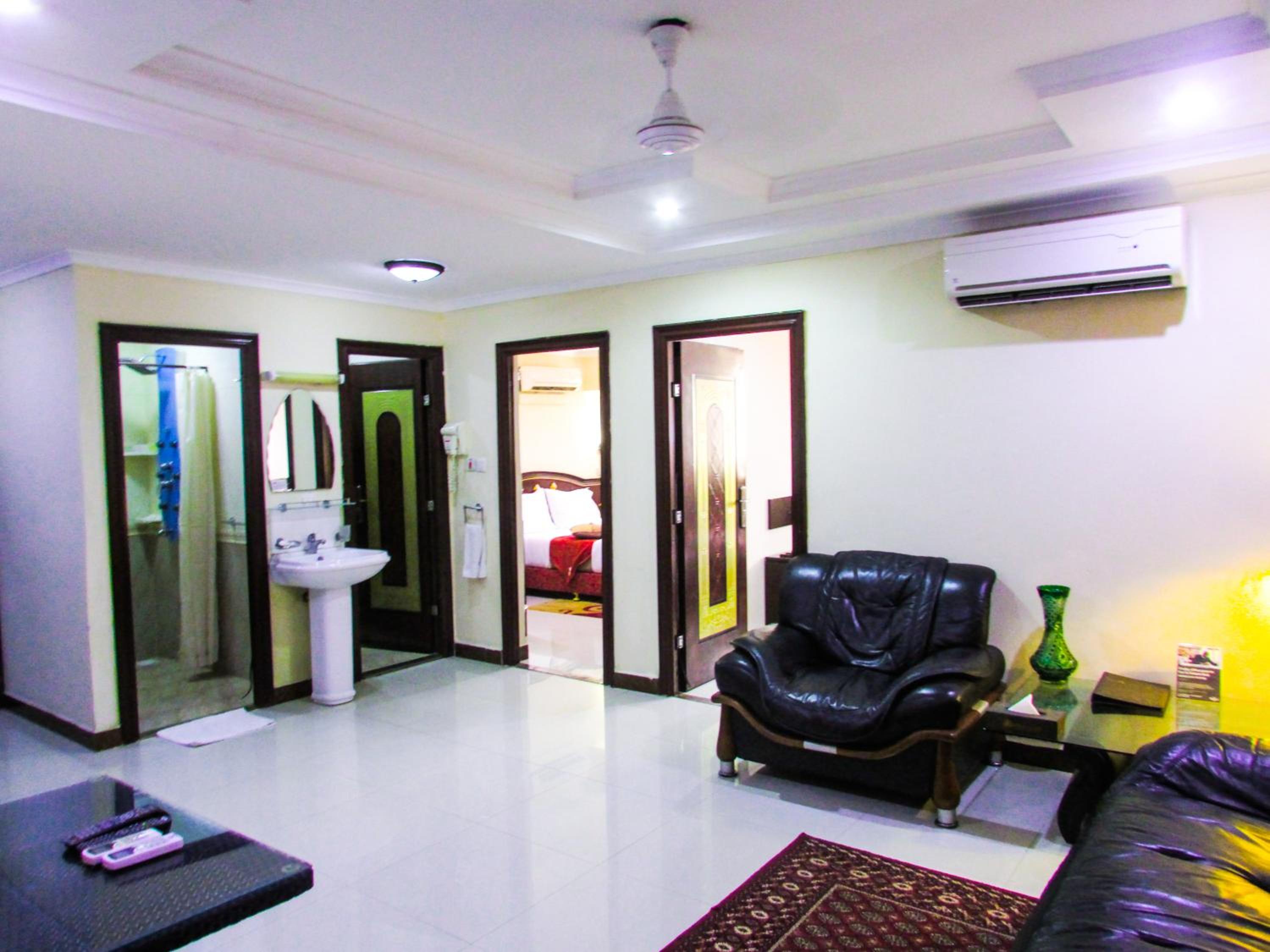 Family Suite - Photo 10