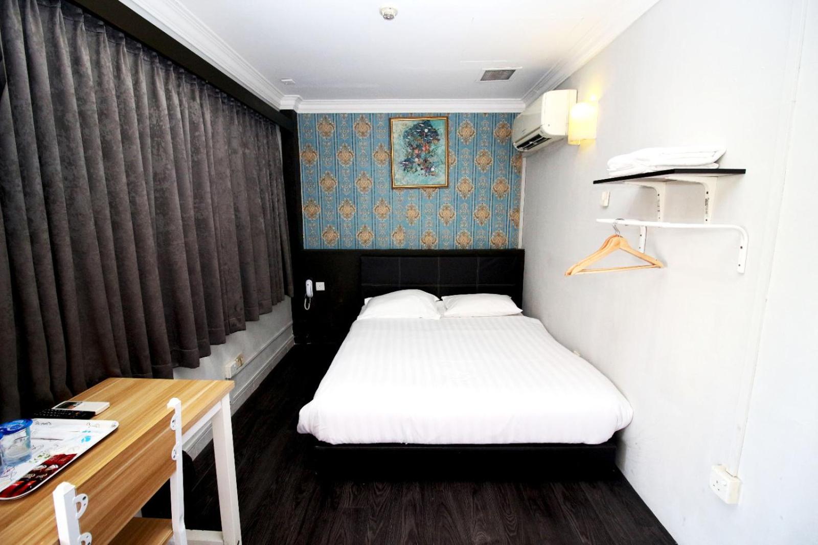 Deluxe Double Room with Balcony photo 3