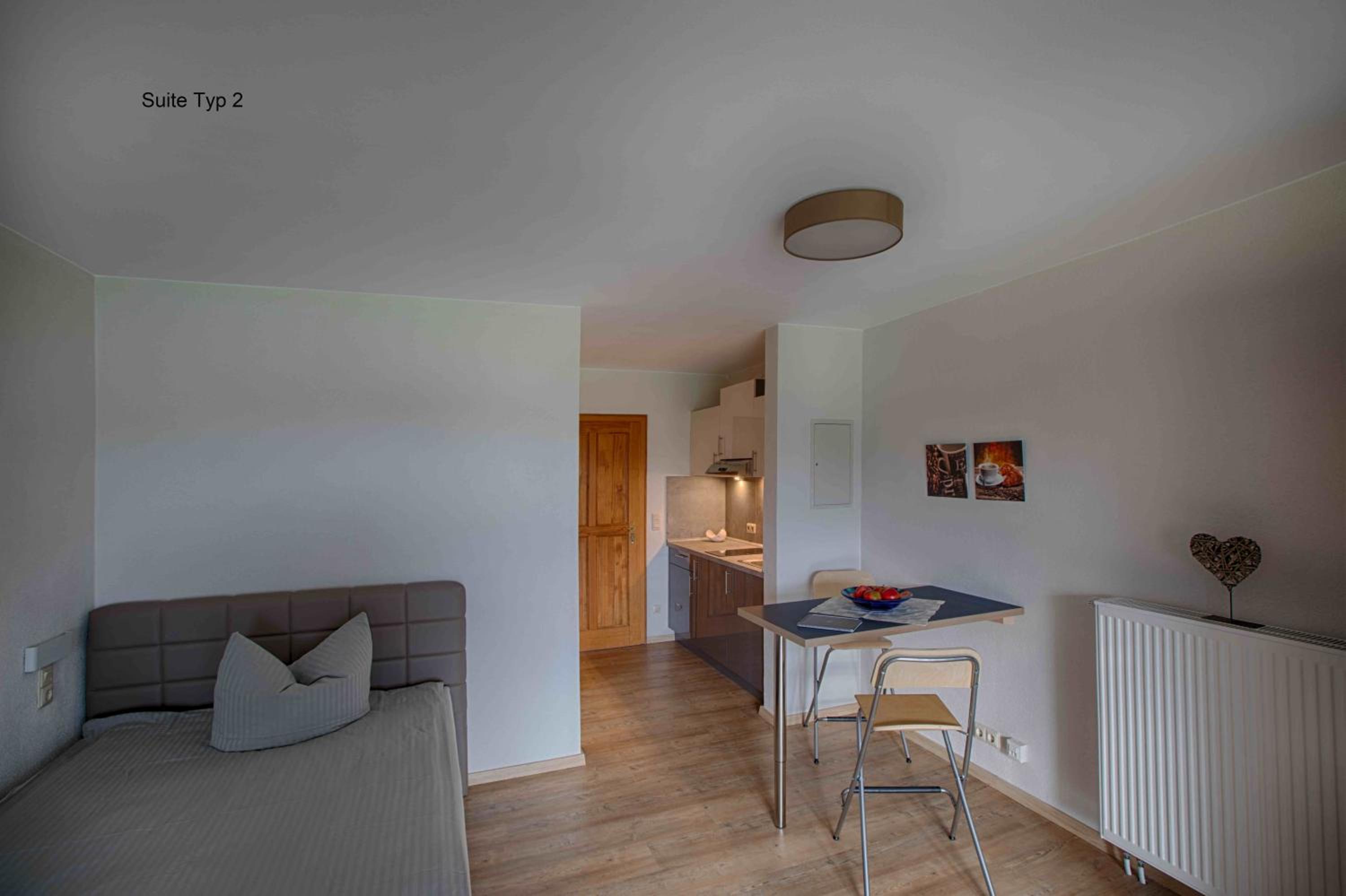 Junior Suite with Balcony - Photo 7