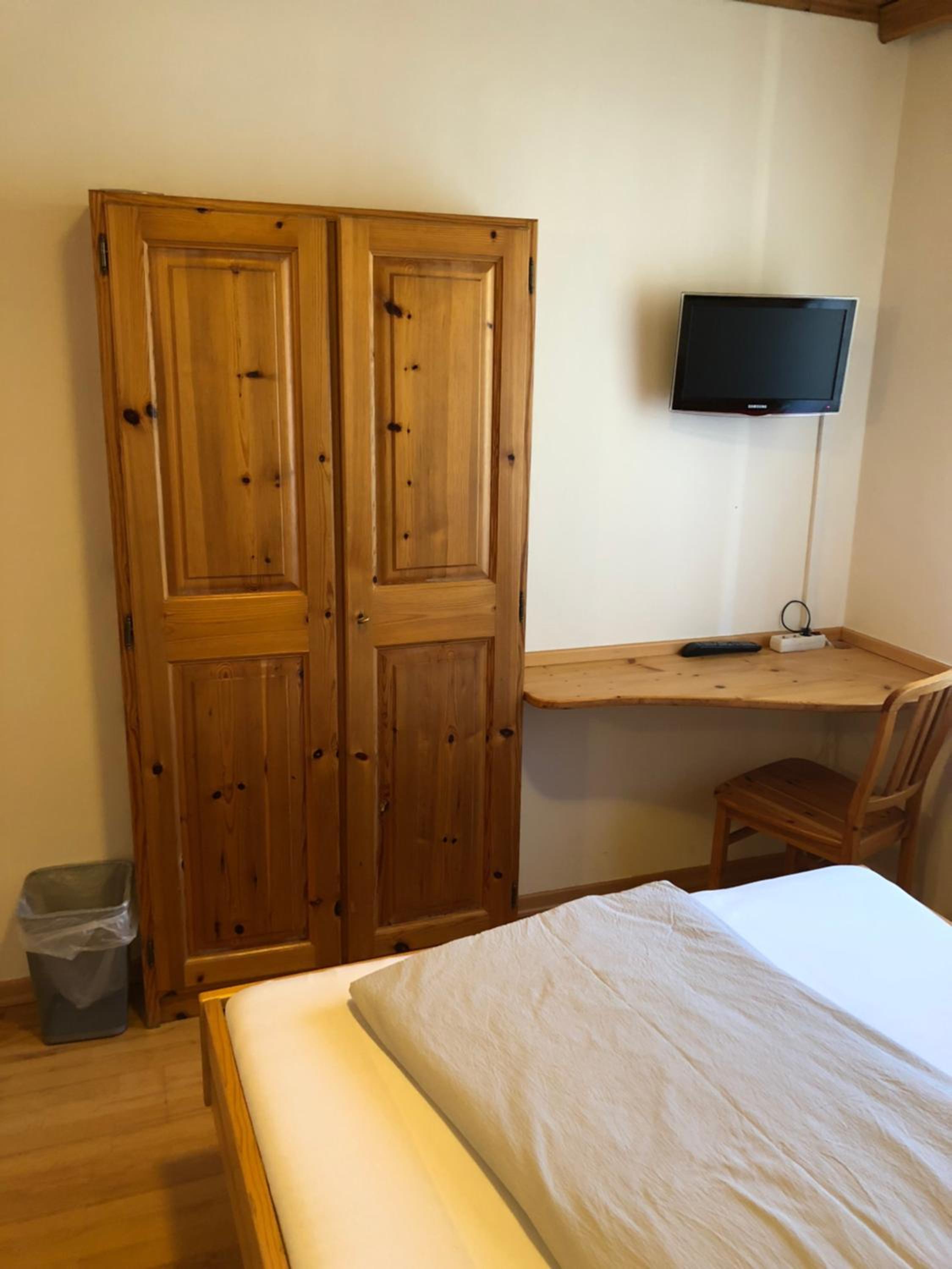 Single Room with Shared Toilet photo 3