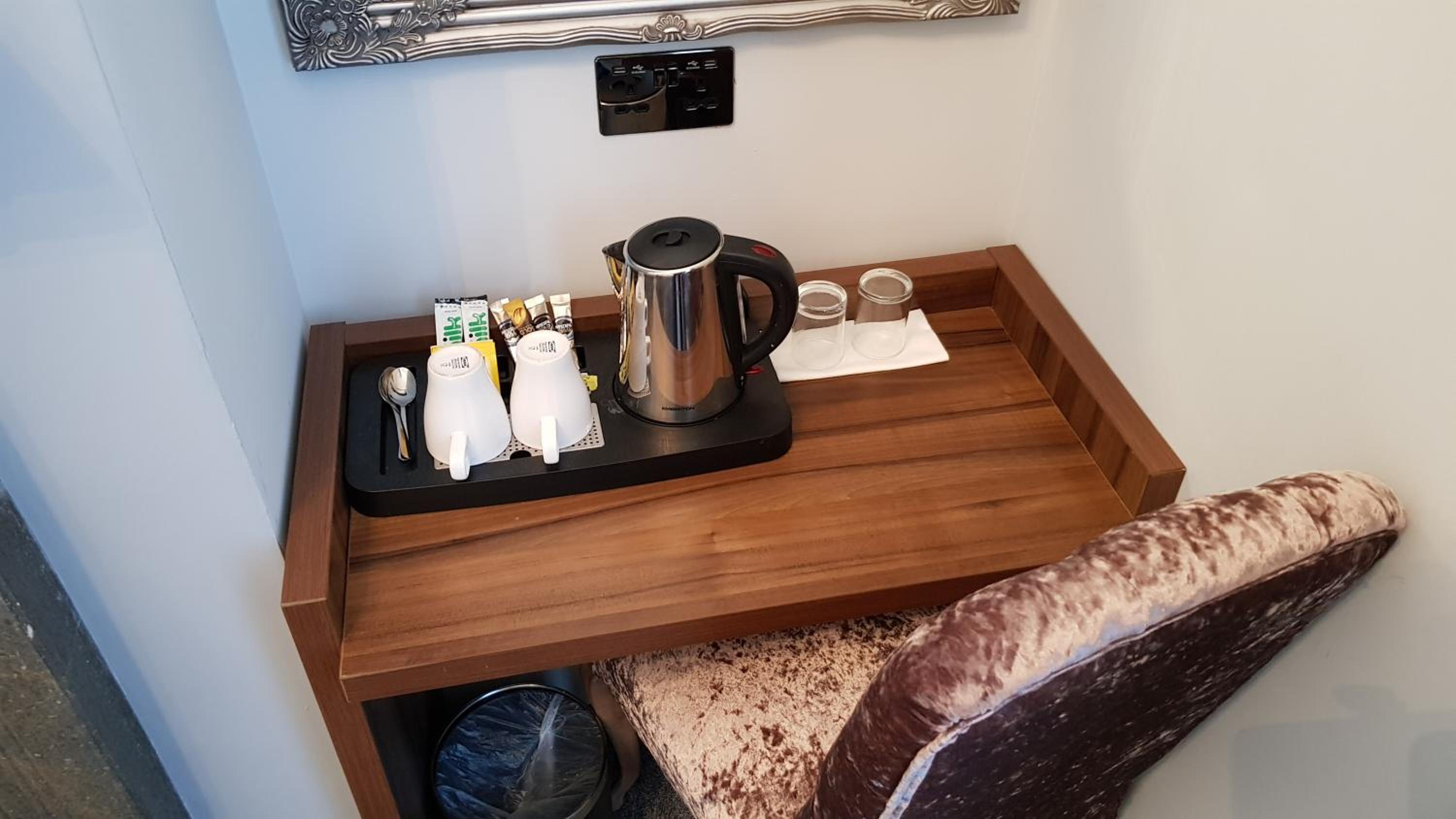 Cozy Small Room photo 3