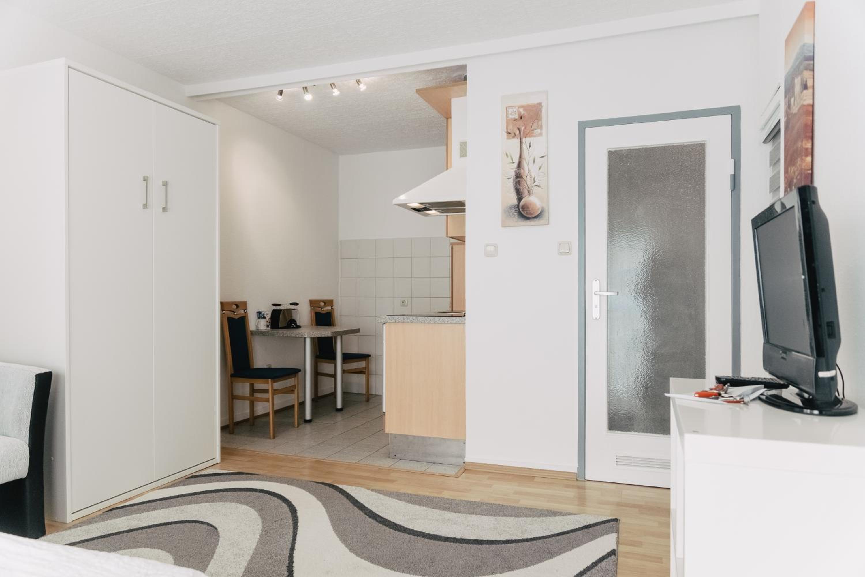 Apartment with Terrace and Two Single Beds EG 05 photo 2
