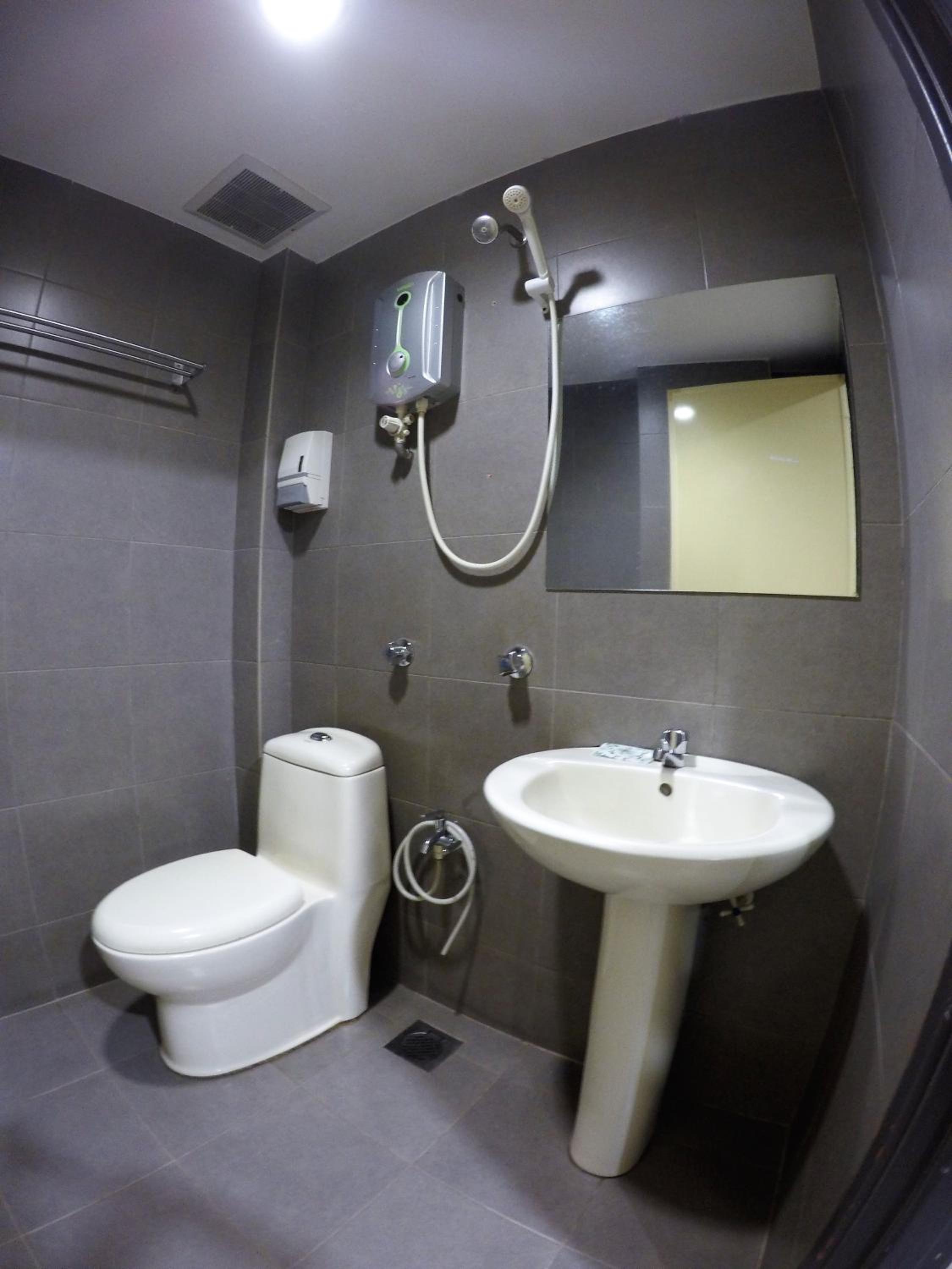 Twin Room - Photo 9