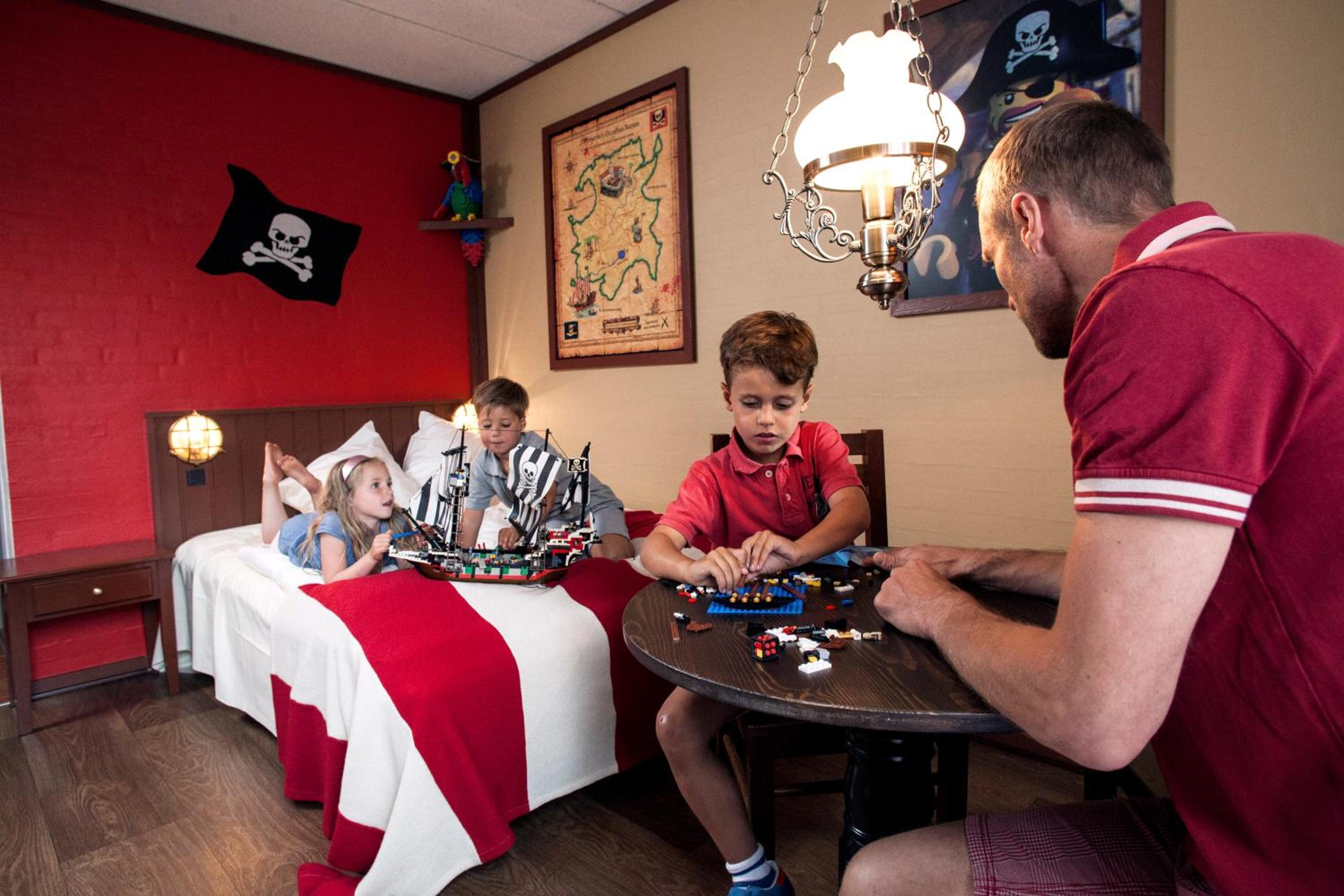Pirate Room (2 Adults + 2 Children) photo 2