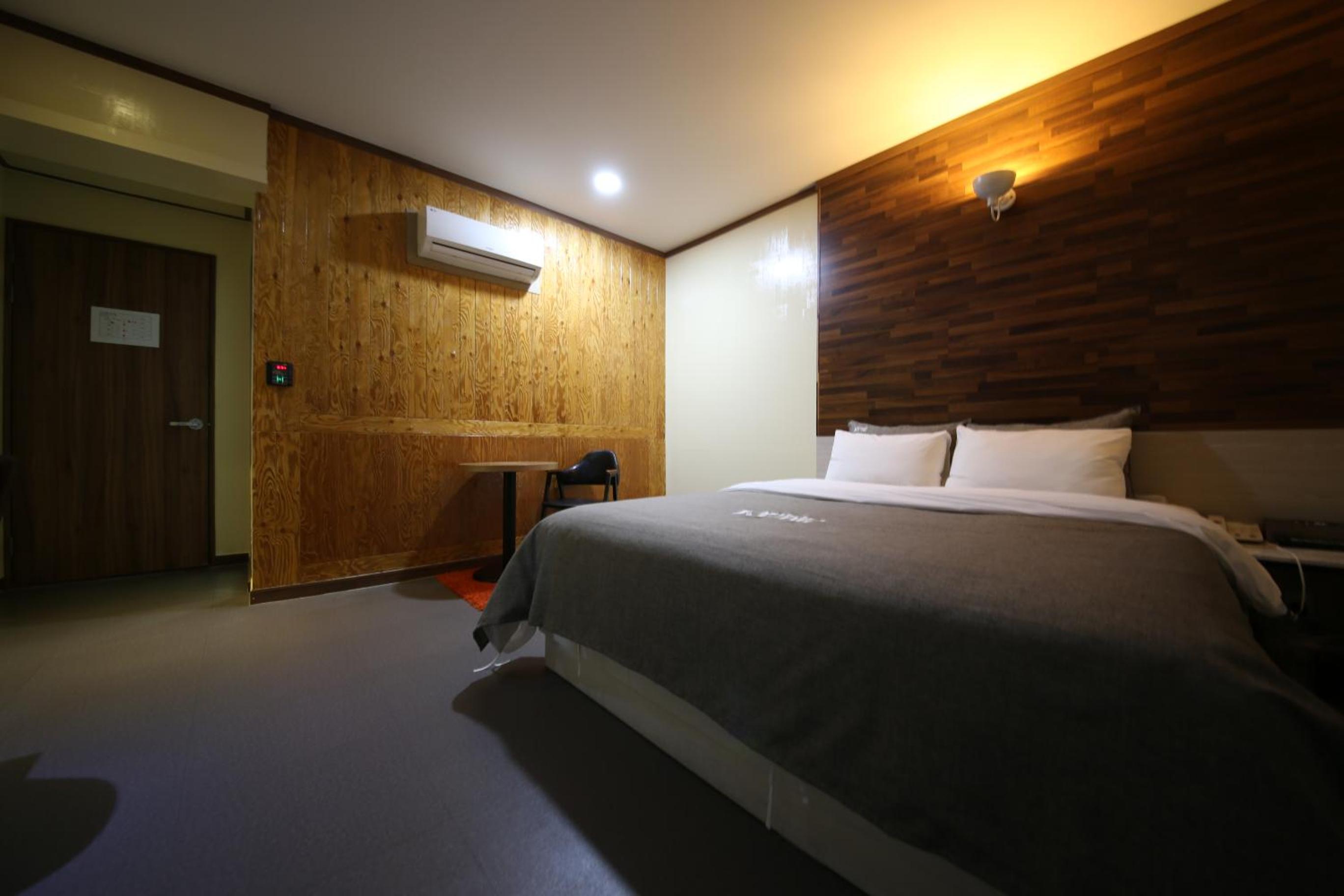 Standard Double Room - Photo 1