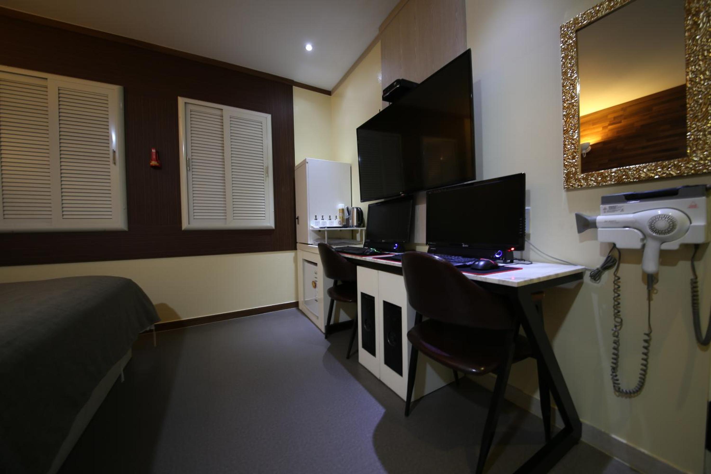 Standard Double Room - Photo 2