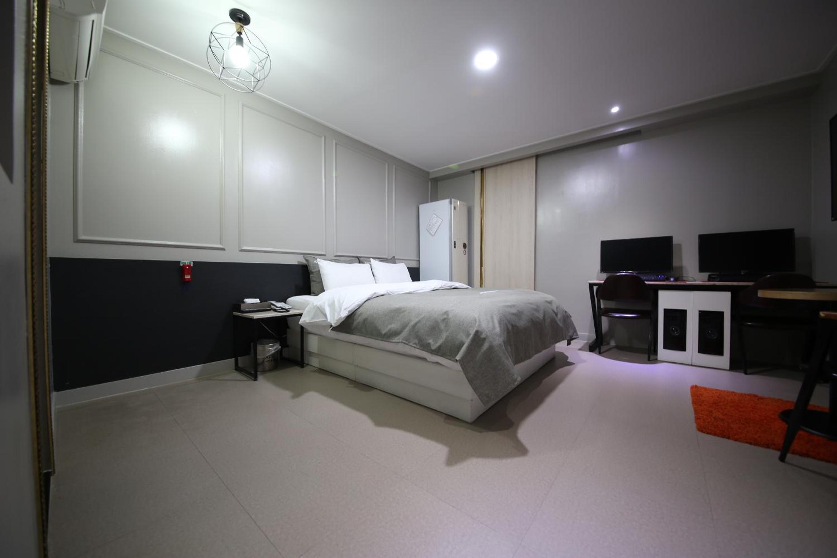 King Suite - Photo 4