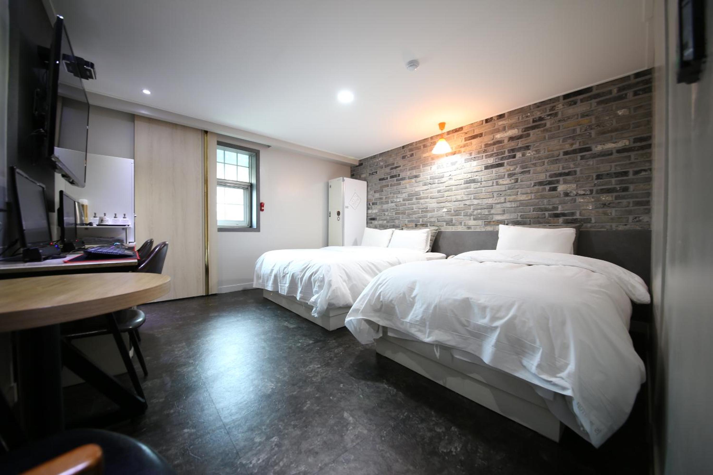 Superior Twin Room - Photo 1