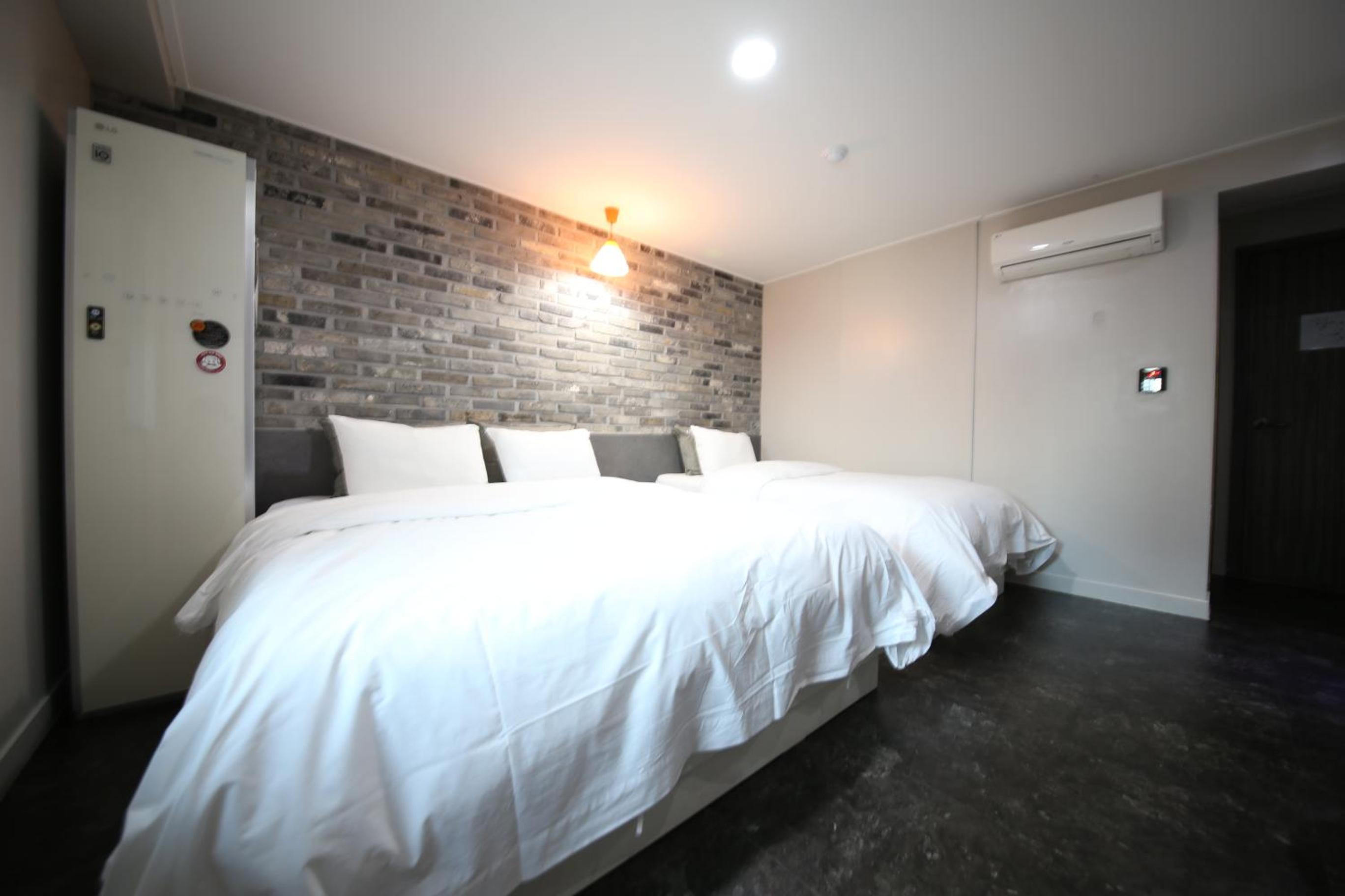 Superior Twin Room - Photo 3