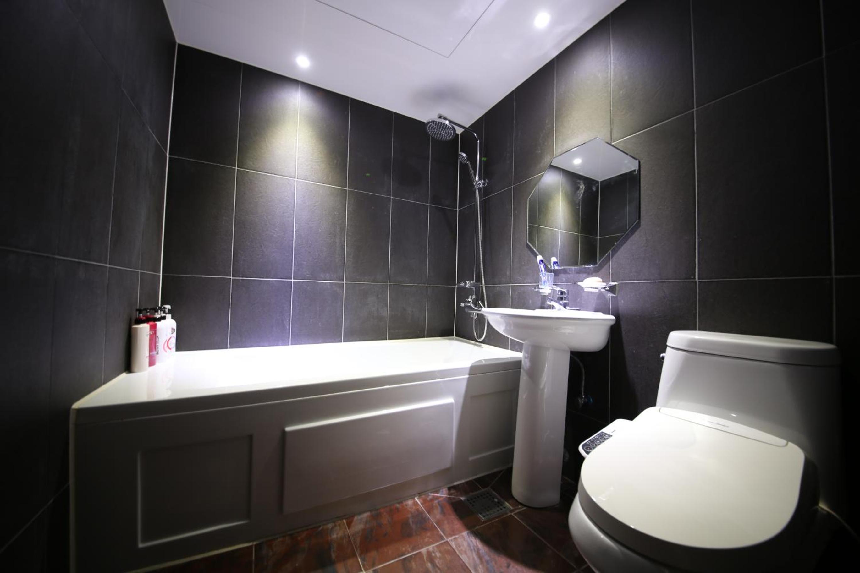 Superior Twin Room - Photo 4