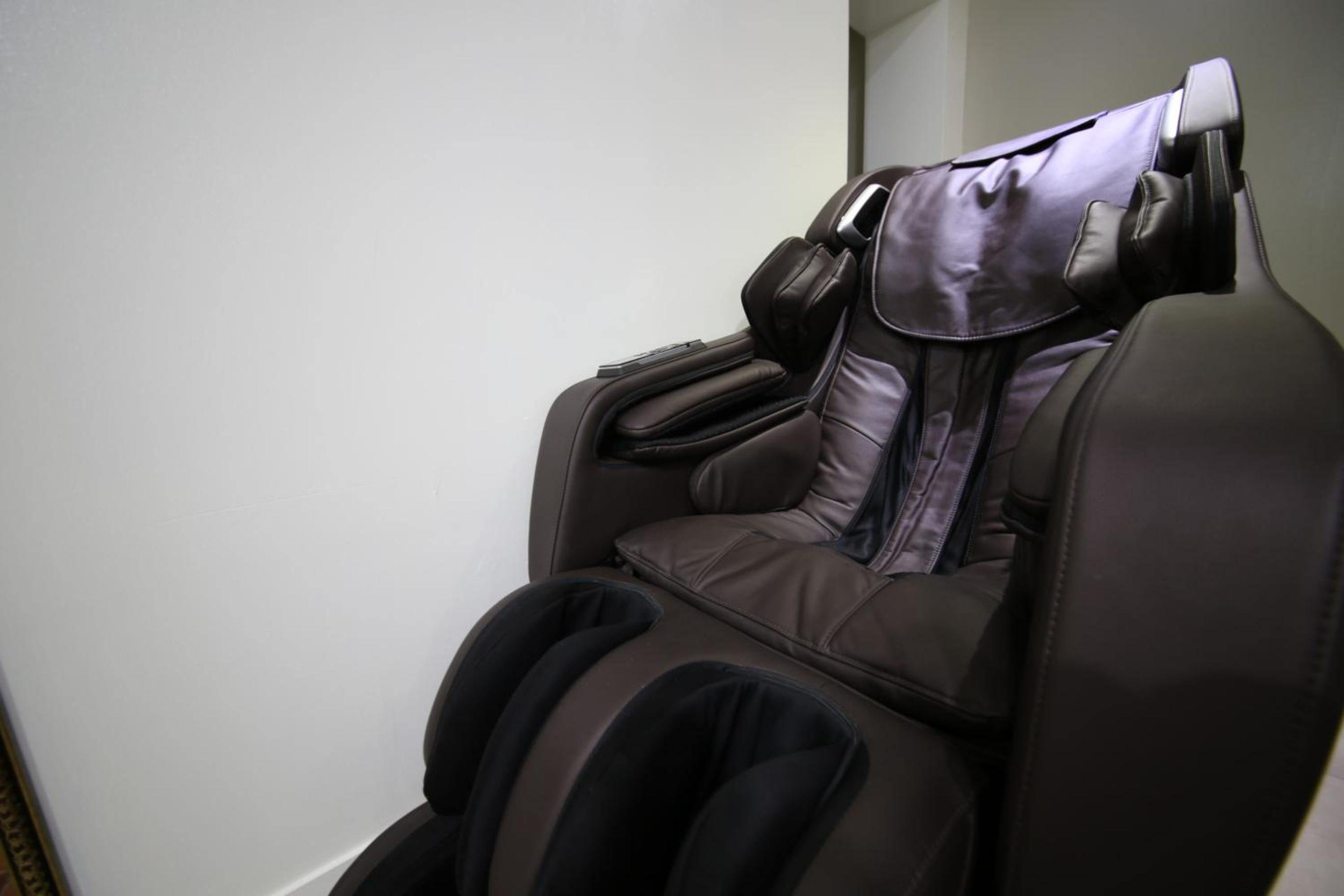 Superior King Suite - Photo 3
