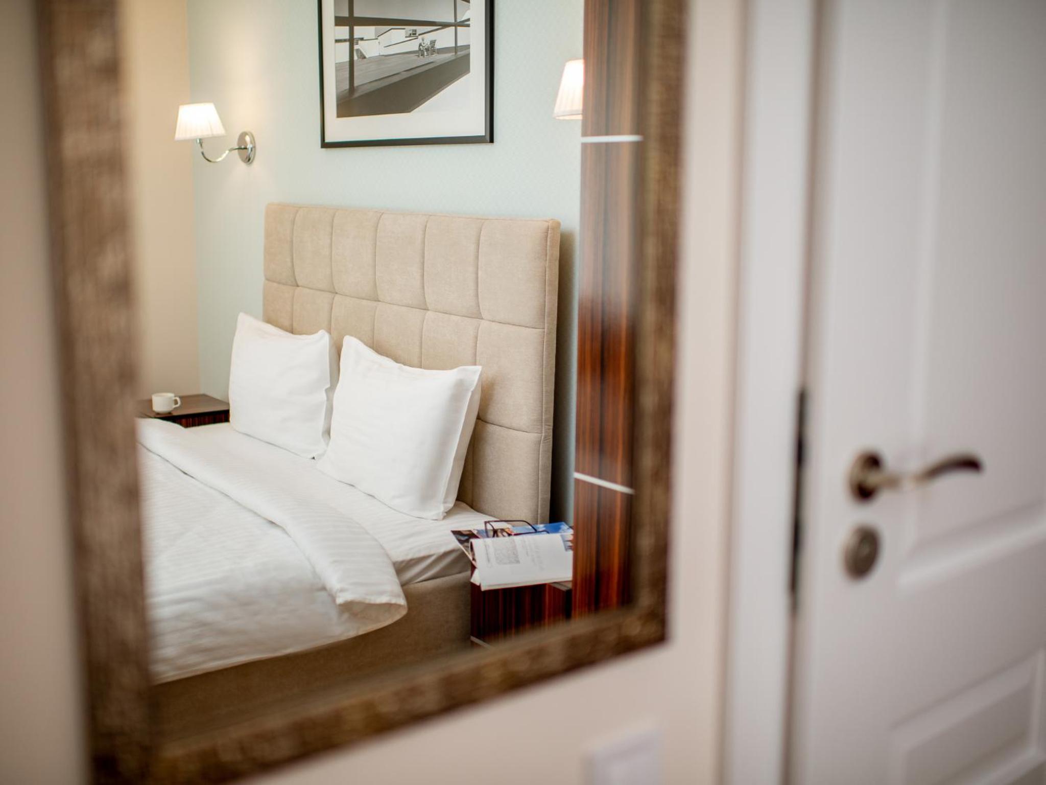 Standard King Room photo 1