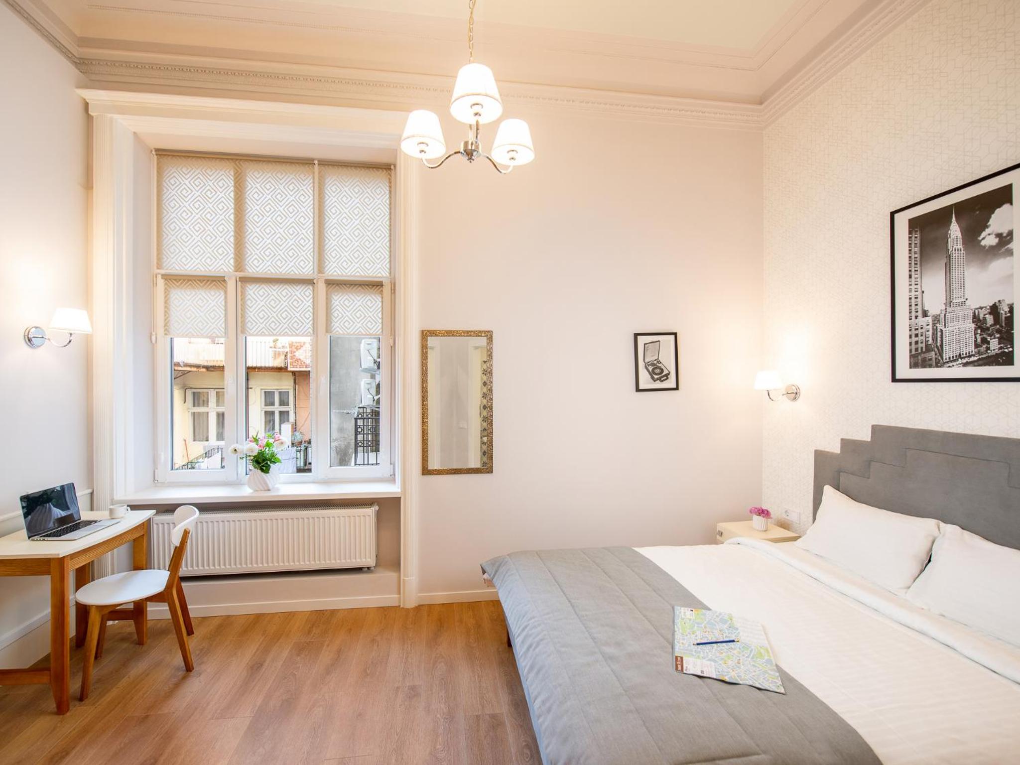 Standard King Room photo 3