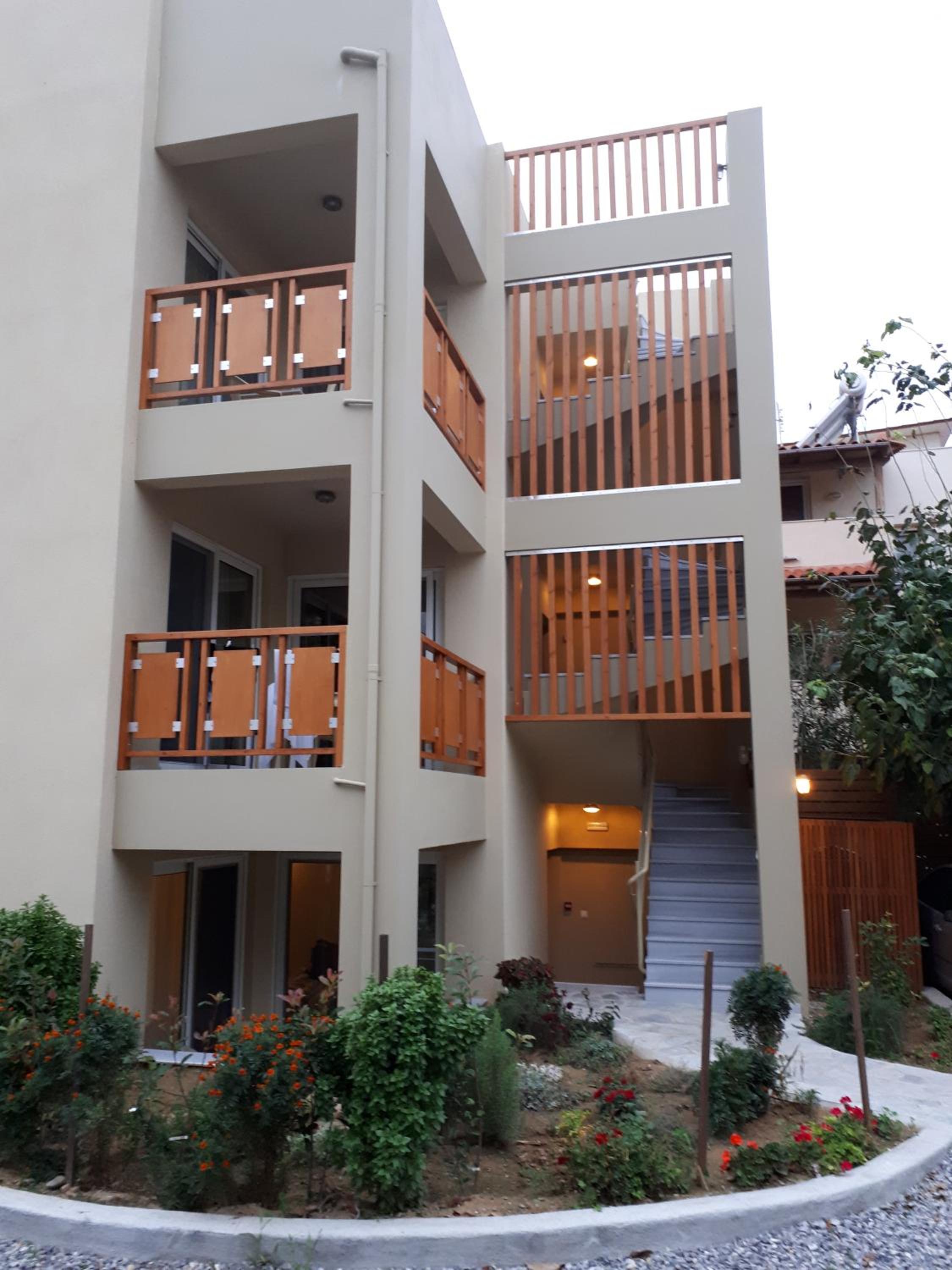 One-Bedroom Apartment with Side Sea View - Photo 7