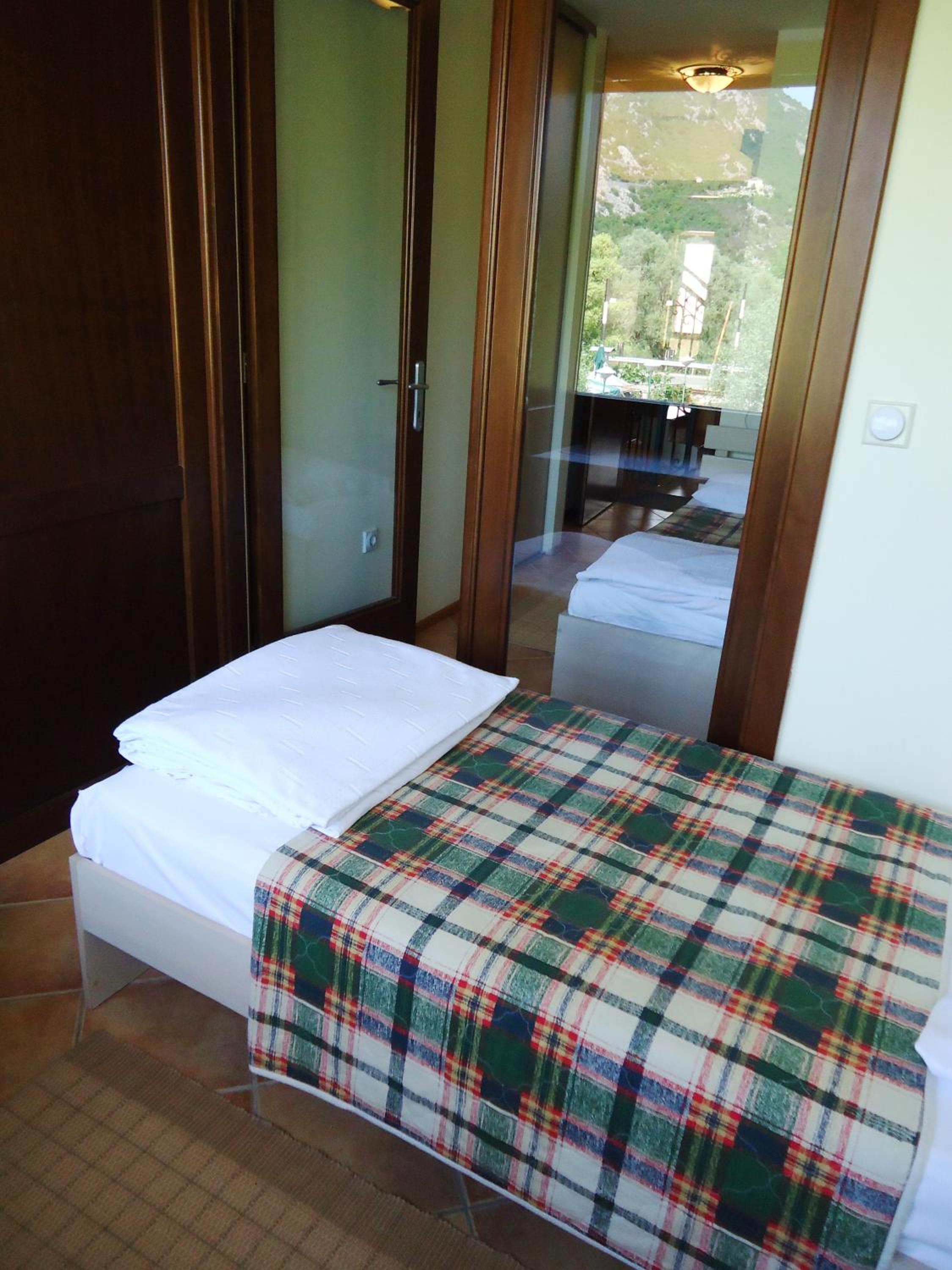 Standard Triple Room - Photo 5