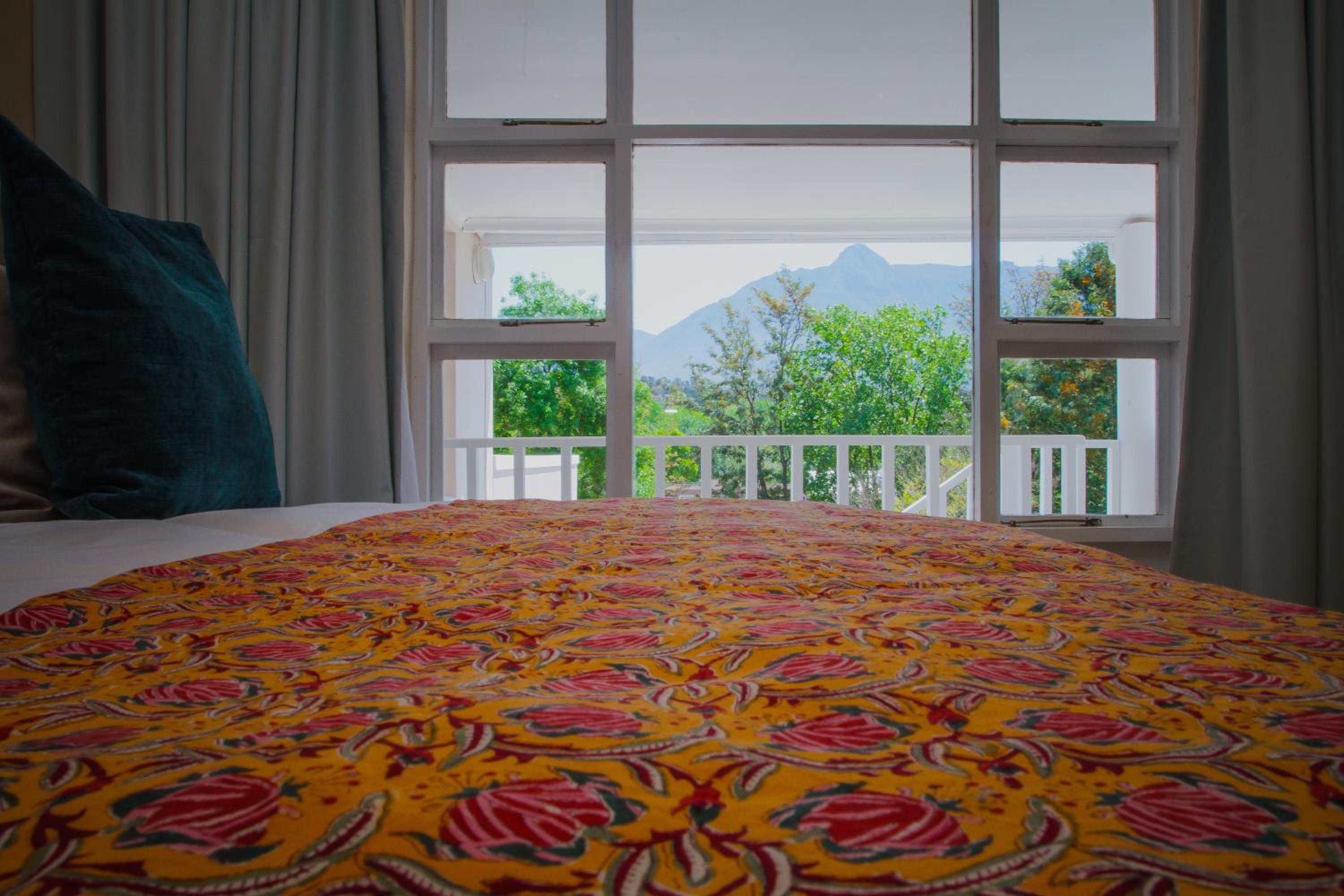 Double Room with Mountain View - Photo 5