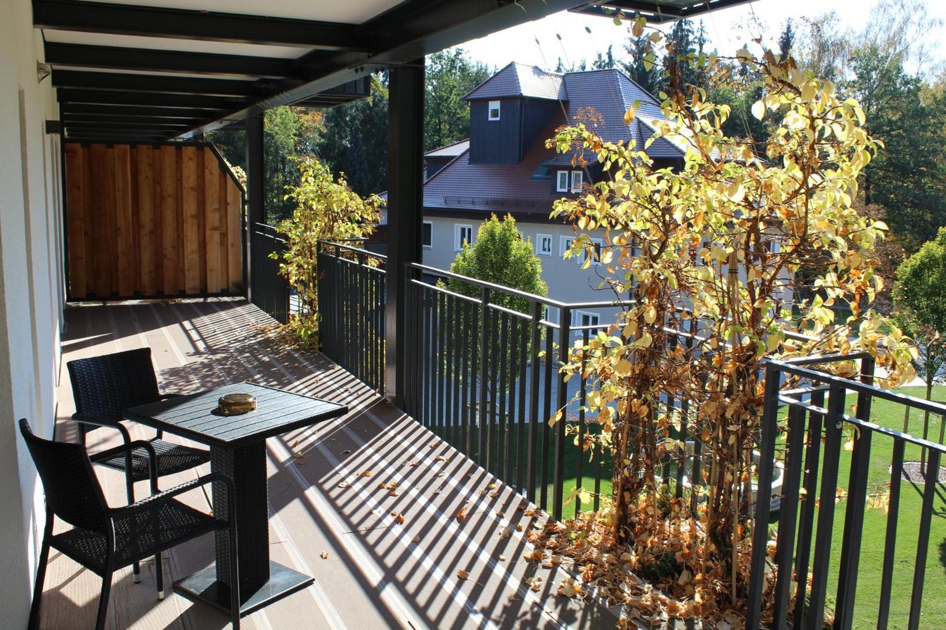 Apartment with Balcony photo 2