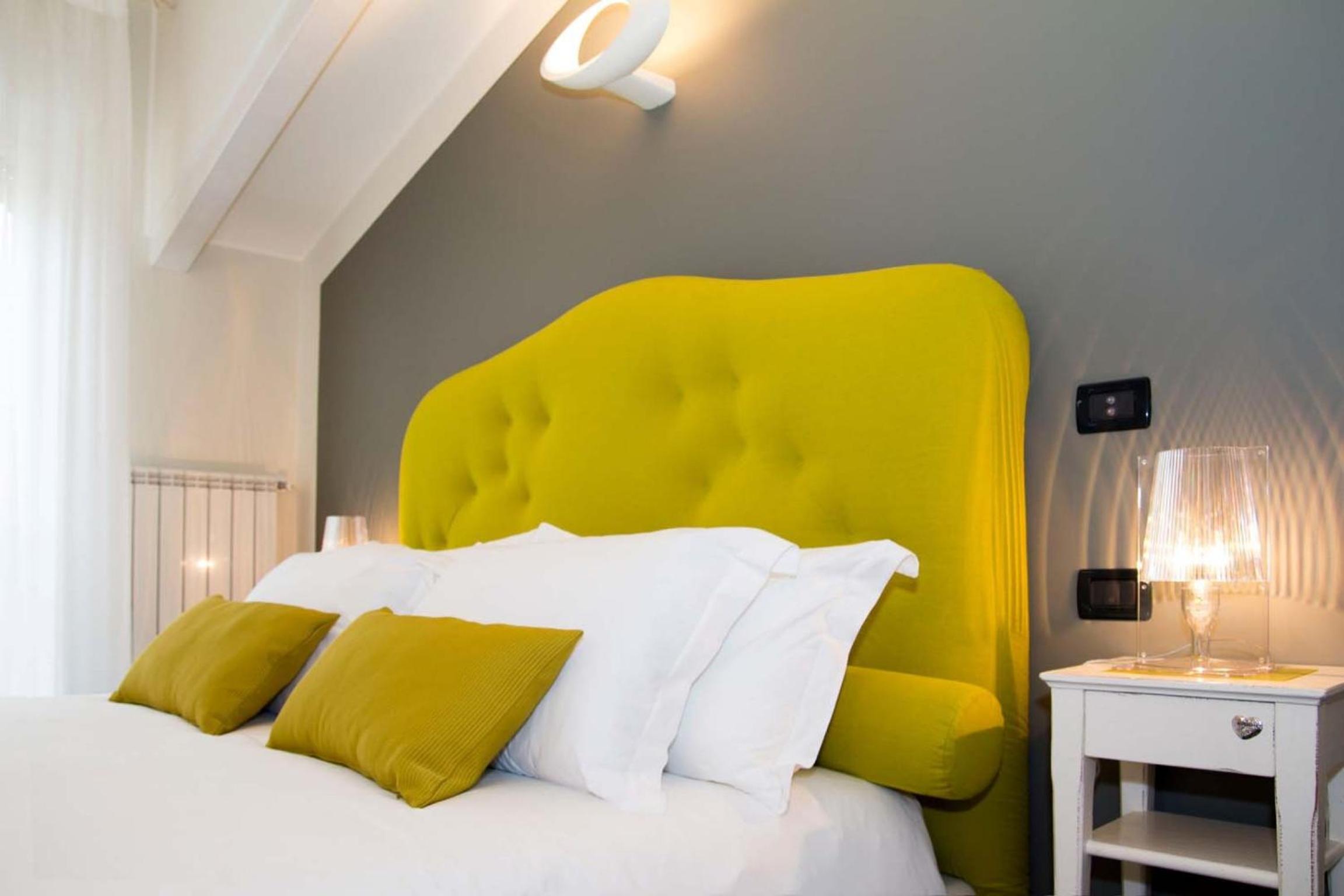Superior Double Room with Balcony - Photo 16