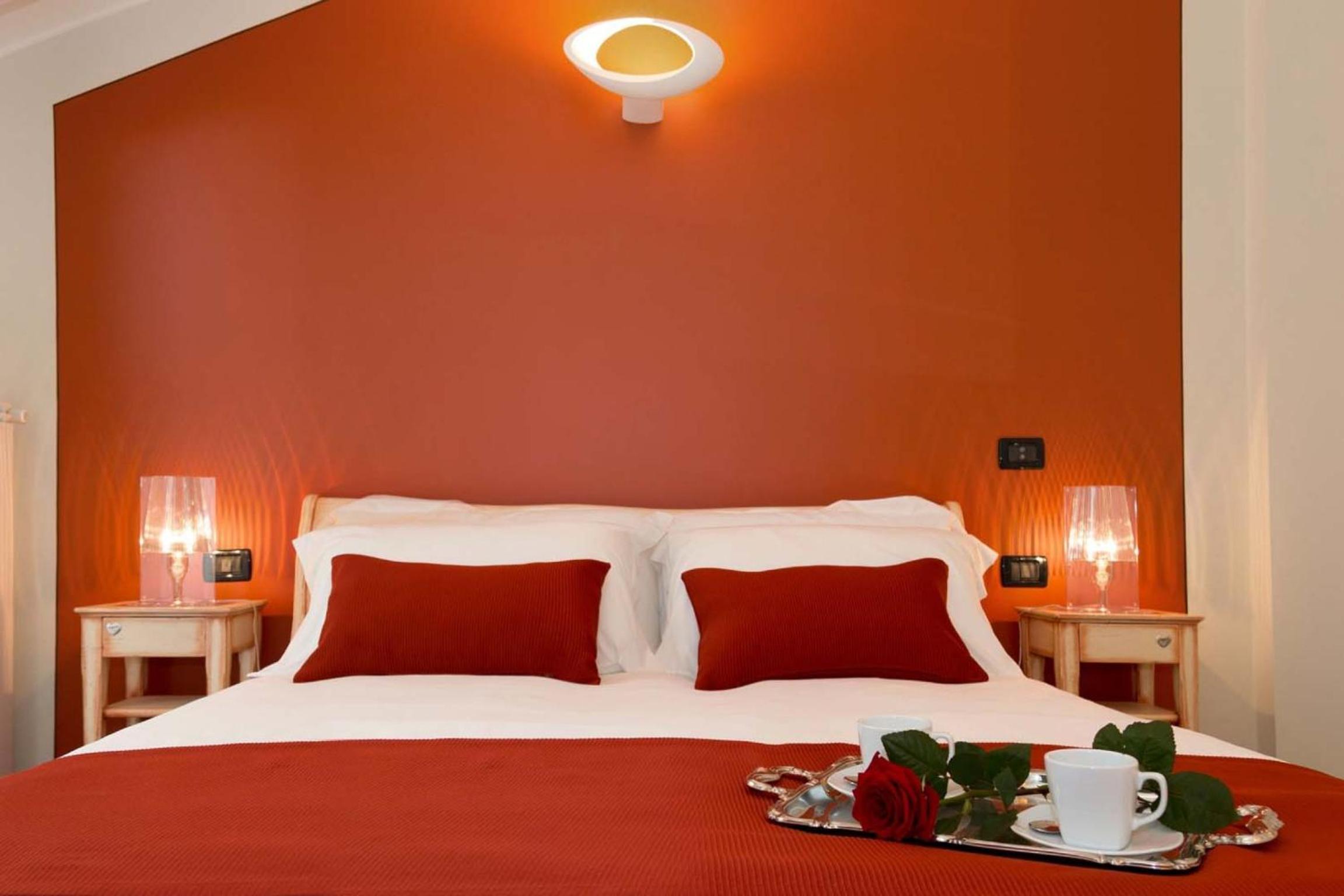 Superior Double Room with Balcony - Photo 4