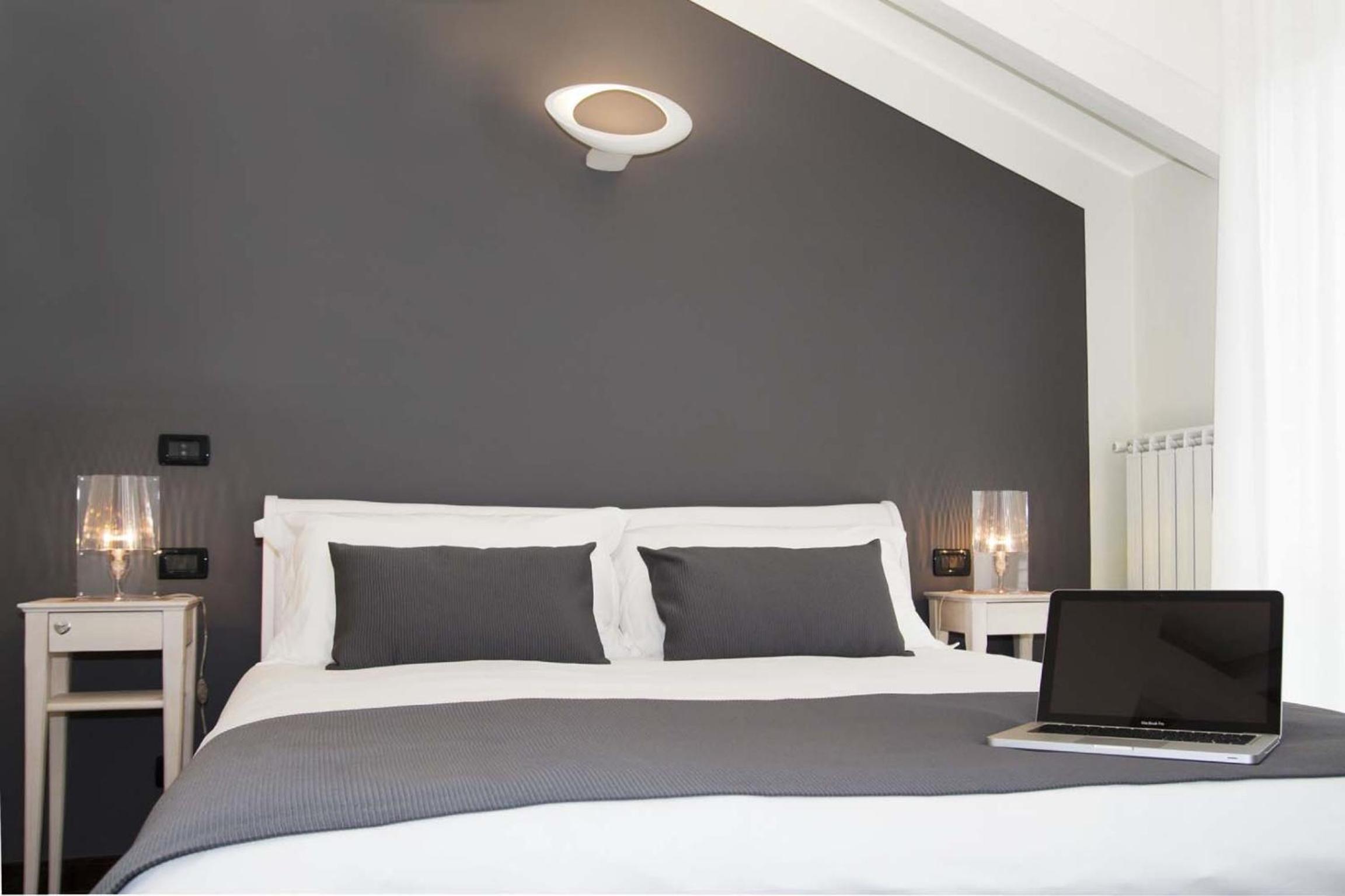 Superior Double Room with Balcony - Photo 6