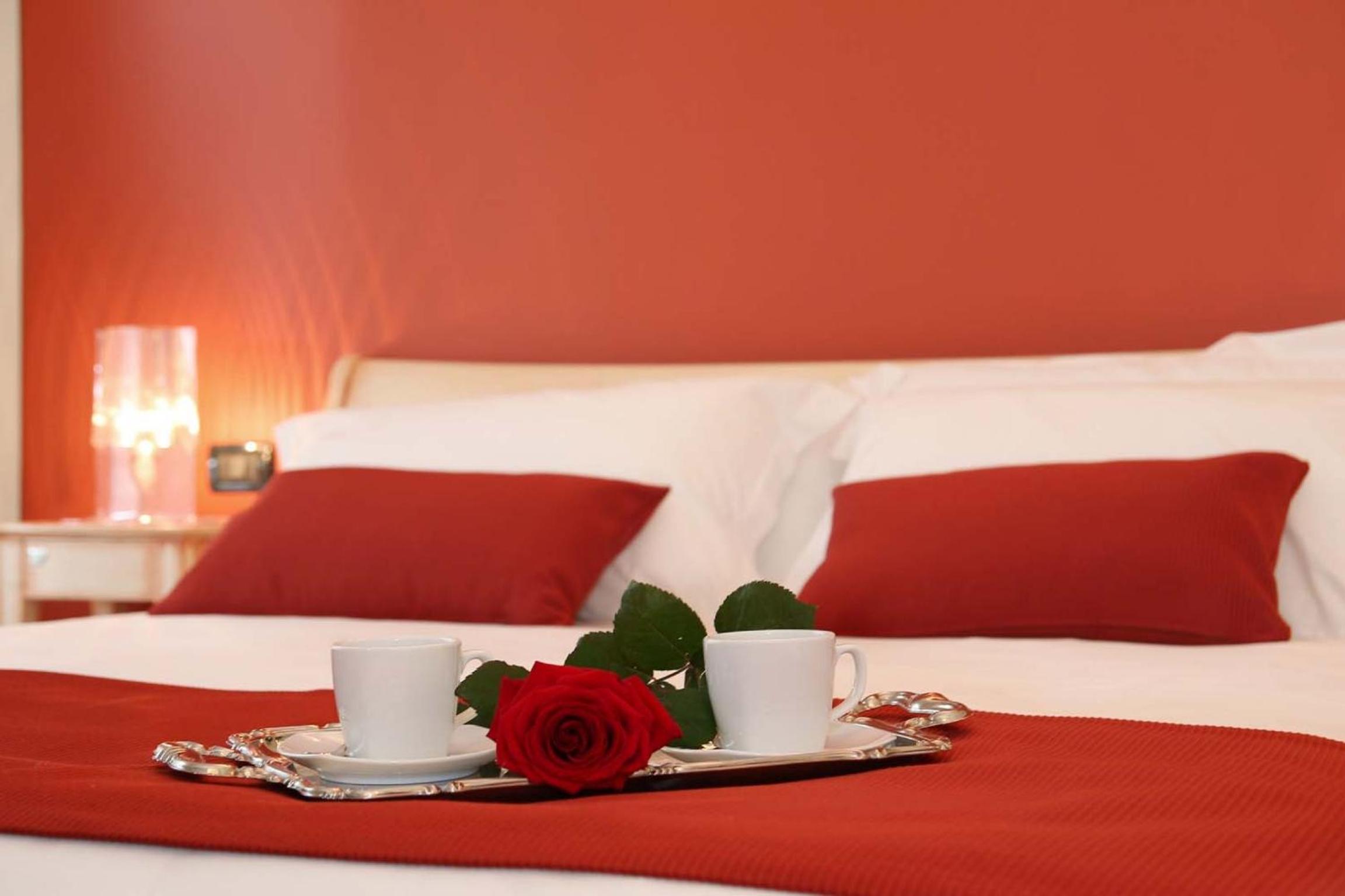Superior Double Room with Balcony - Photo 11
