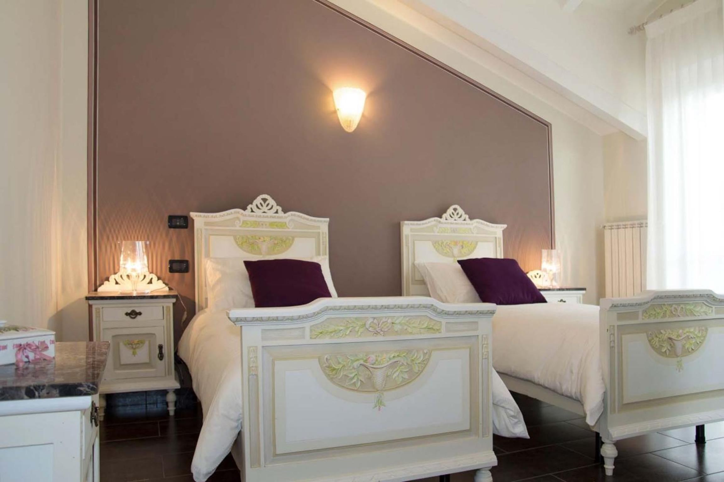 Superior Double Room with Balcony - Photo 17