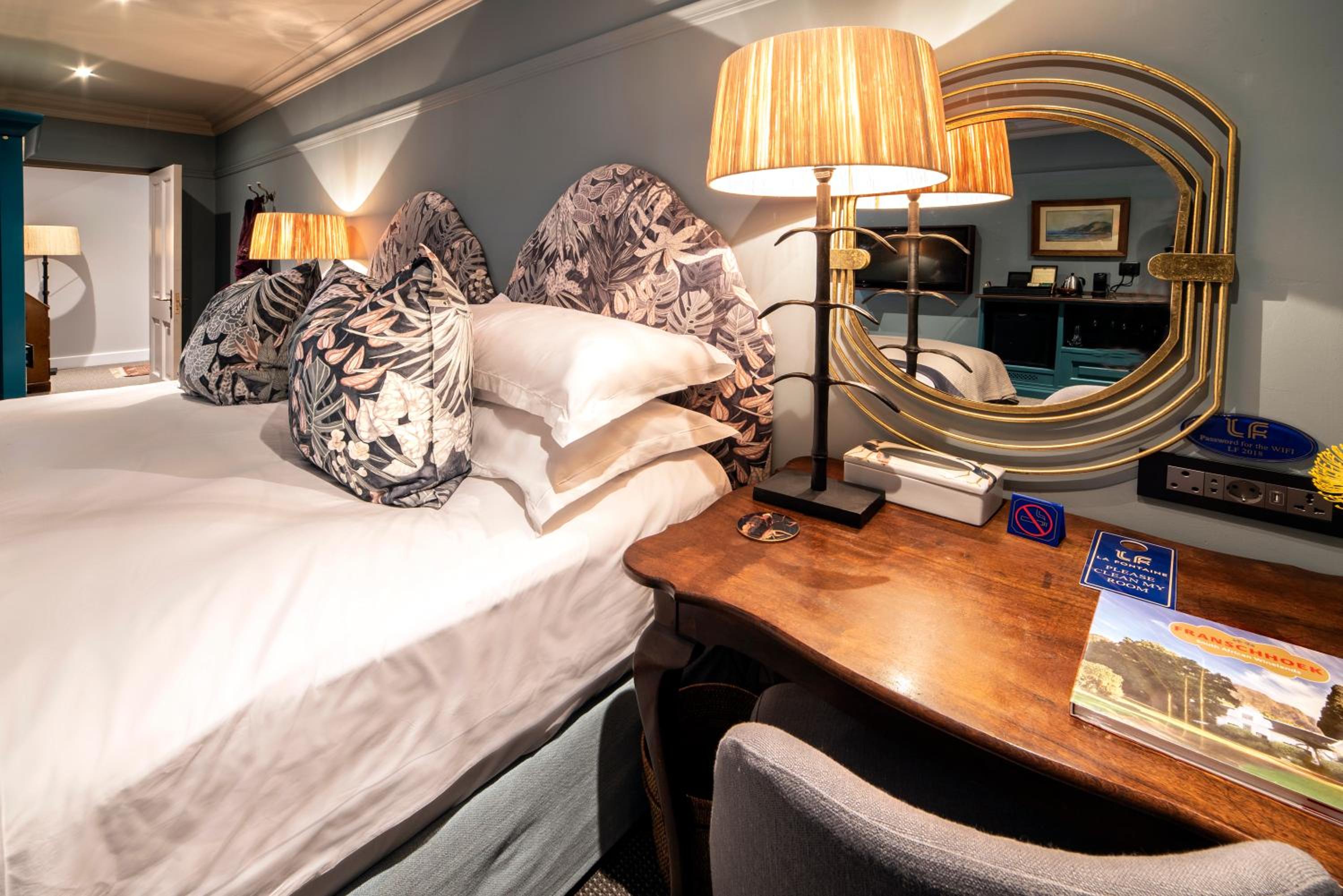 Deluxe Room - Photo 2