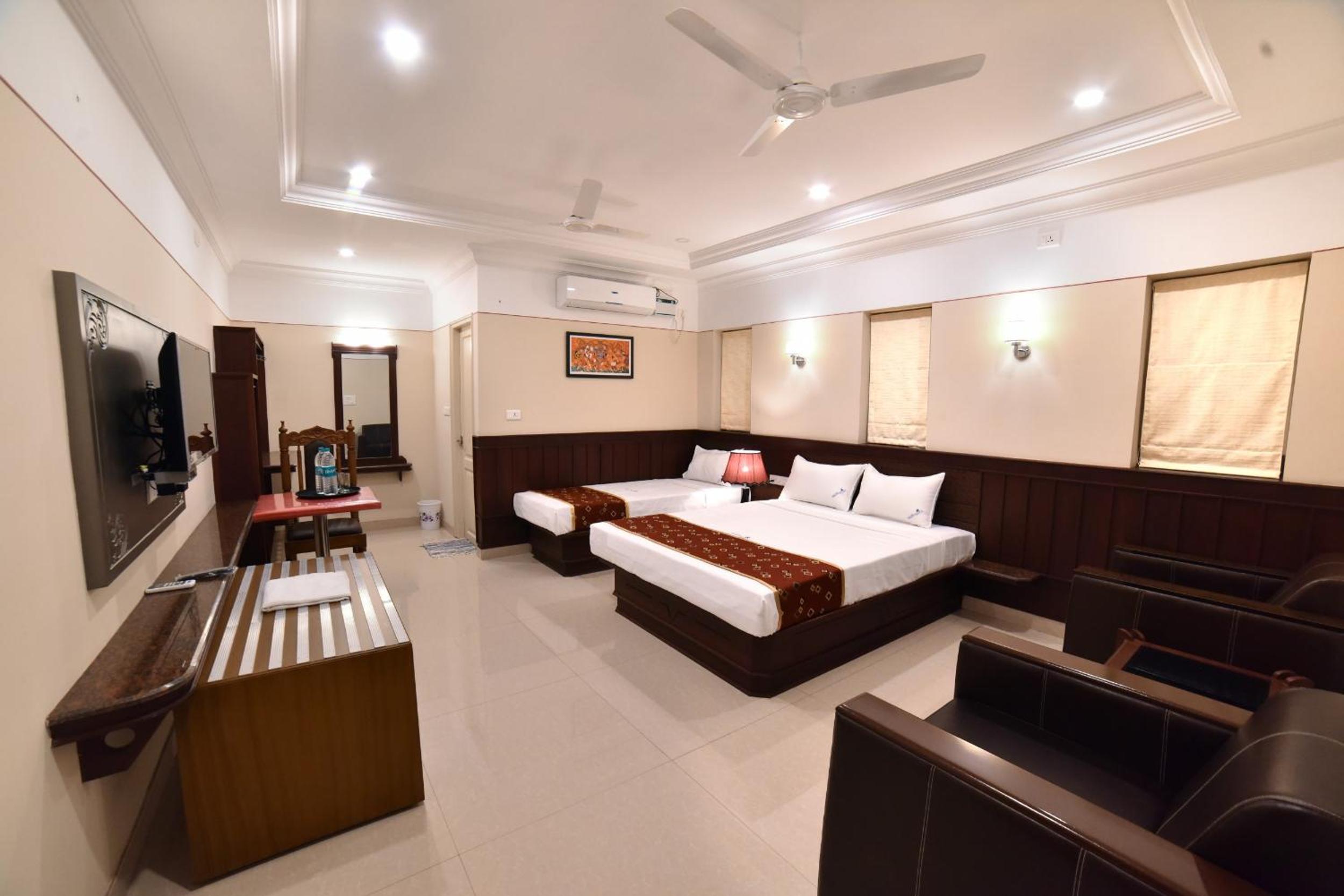 Deluxe Triple Room photo 1