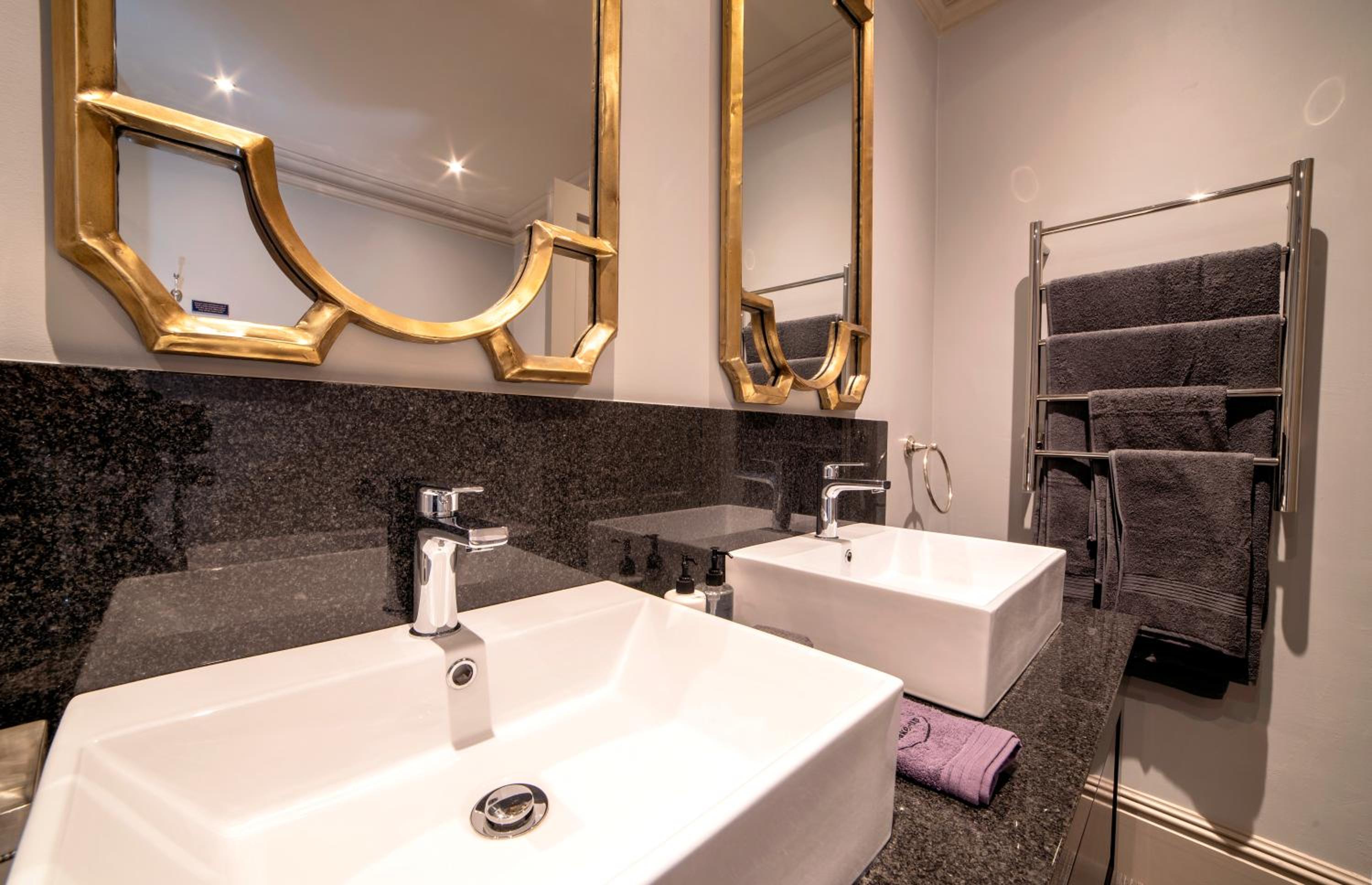 Mountain View Suite - Photo 2
