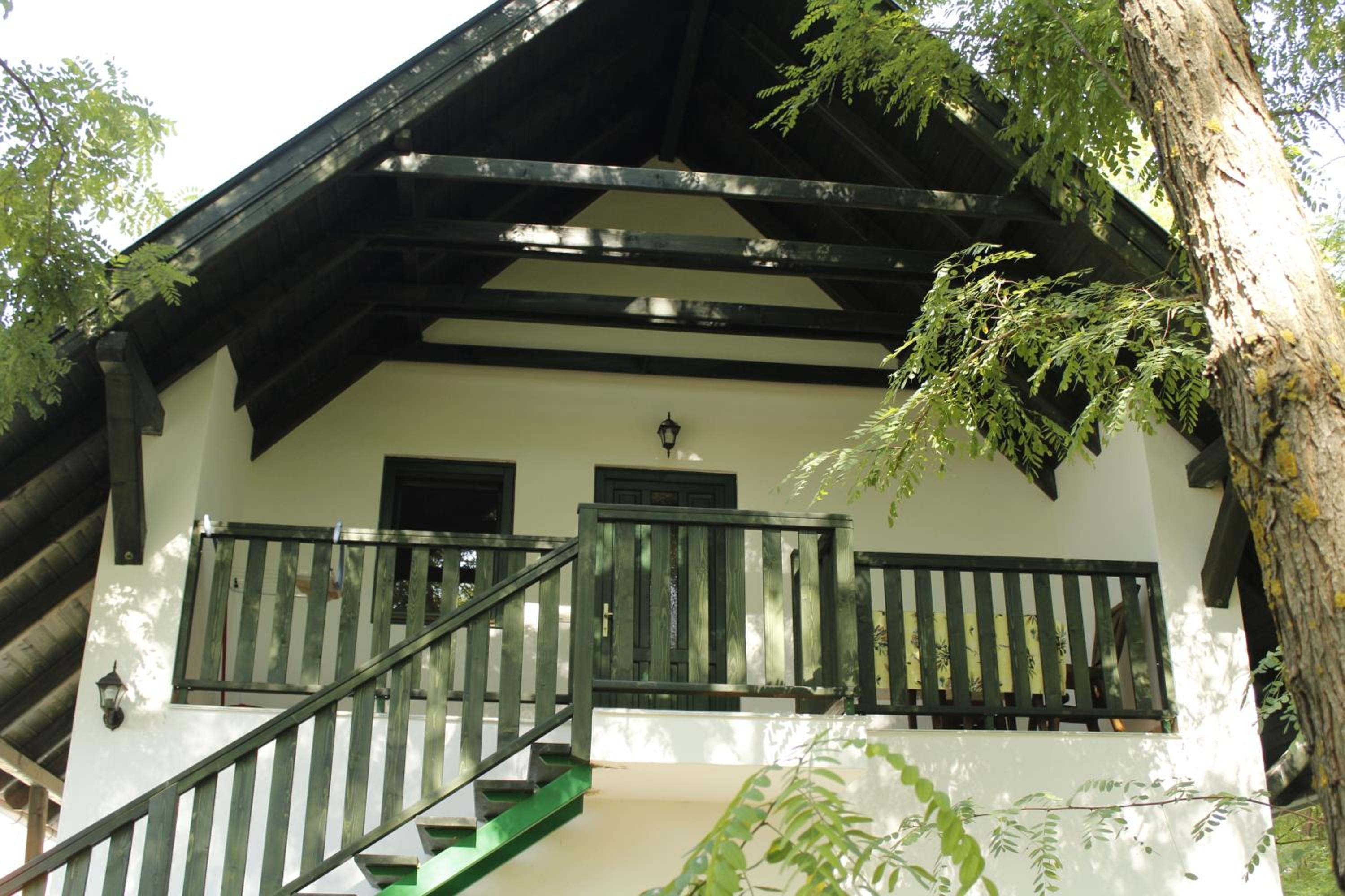 Family Room with Balcony photo 3