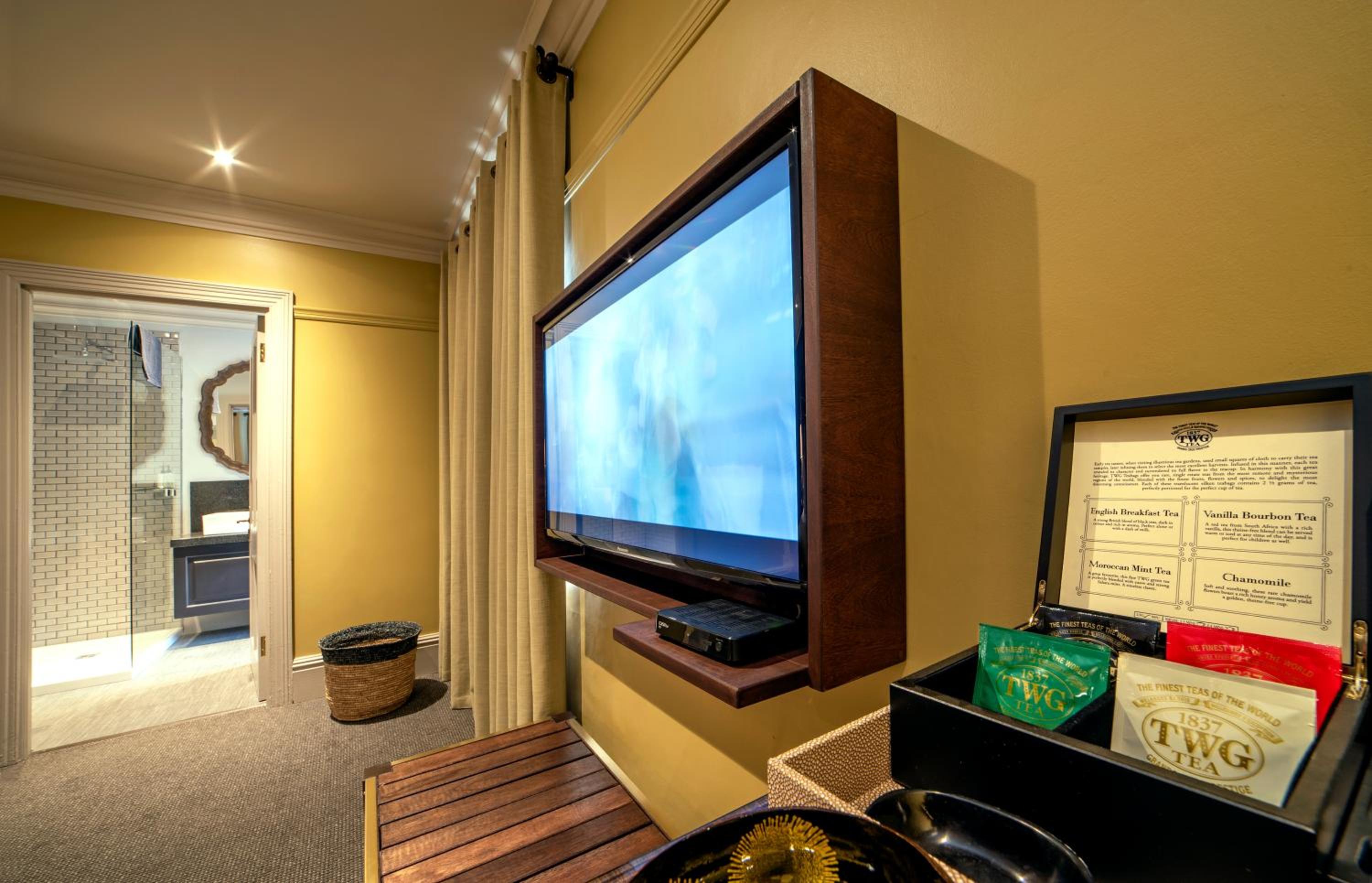 Deluxe Room - Photo 3