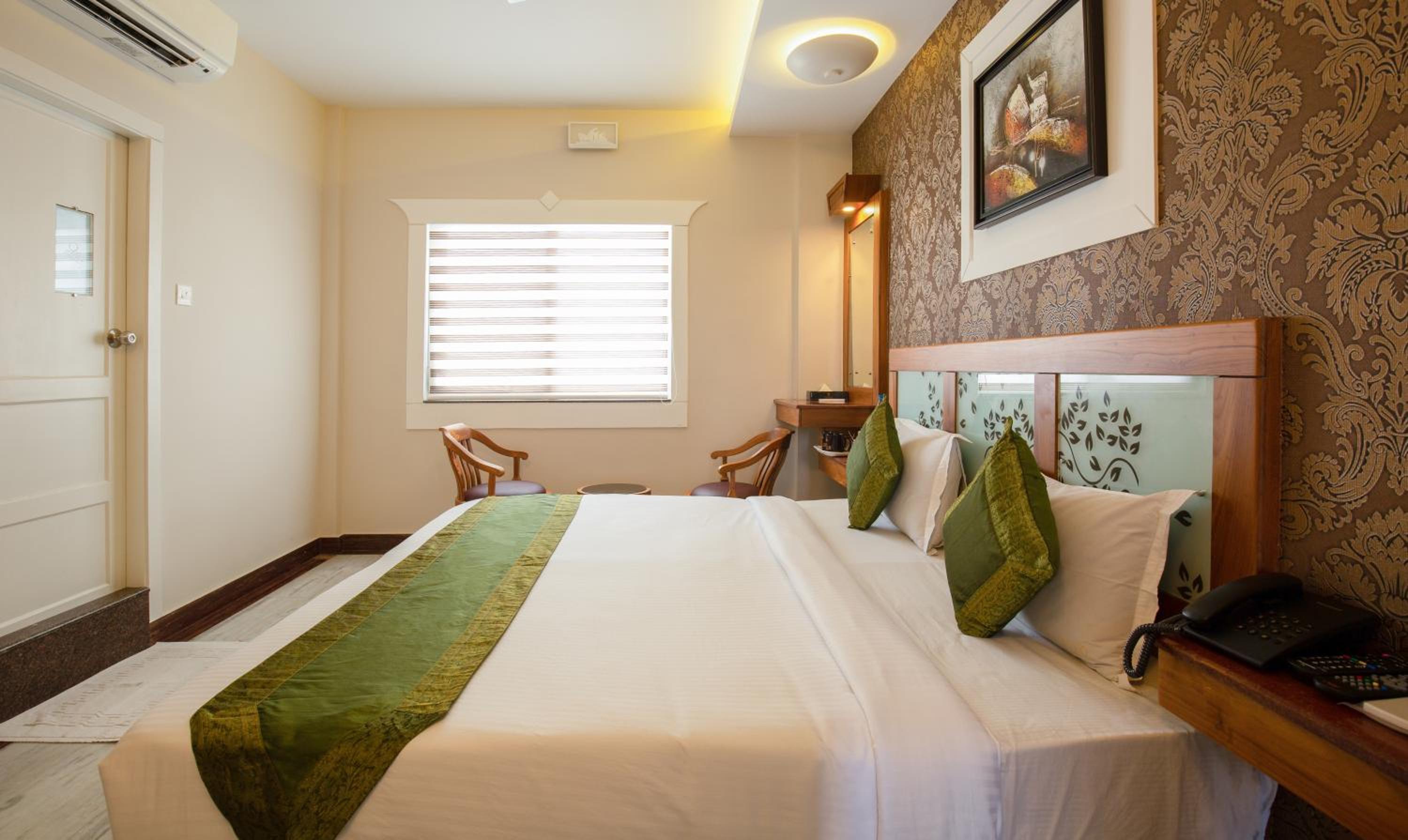 Standard Double Room - Photo 7