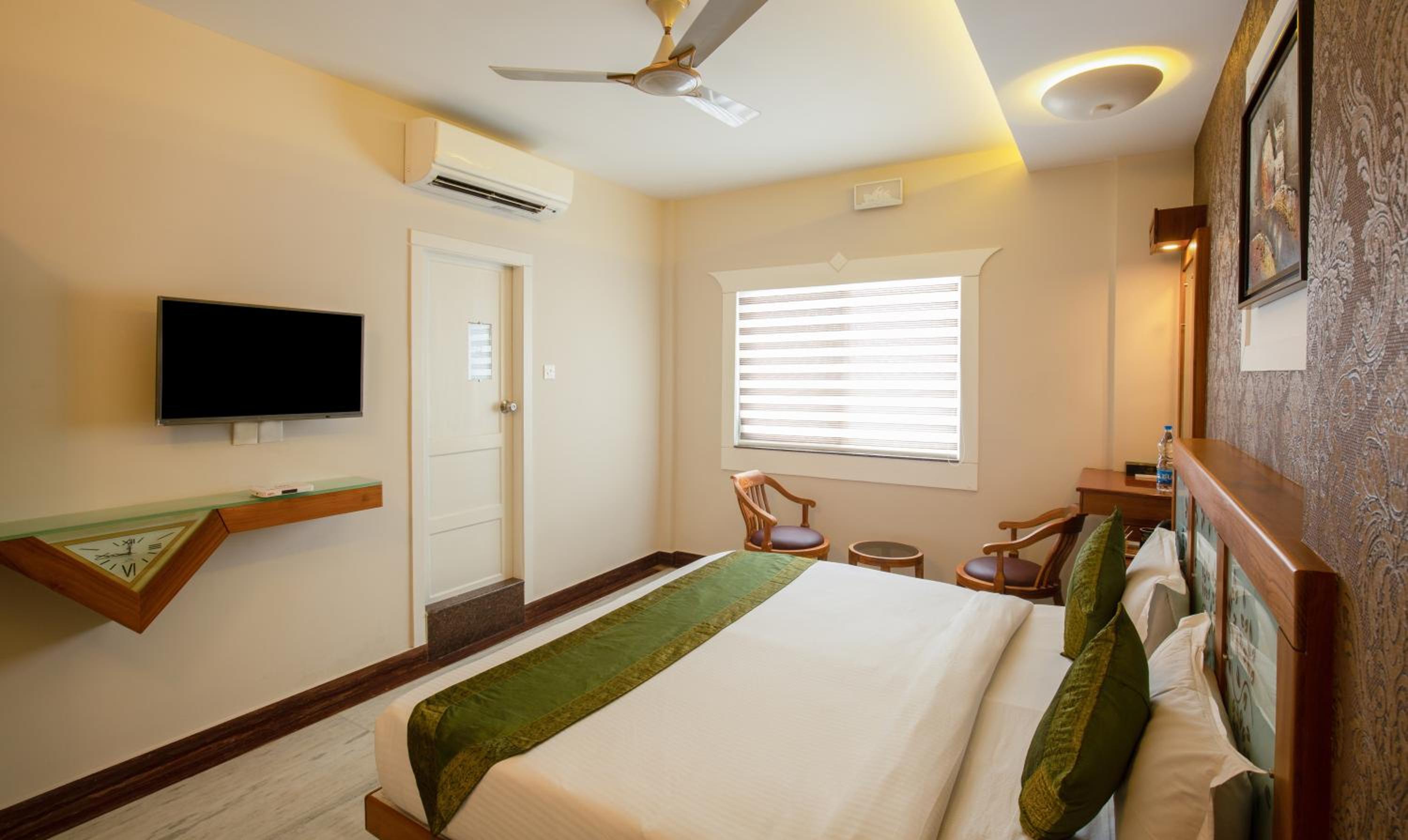Standard Double Room - Photo 6