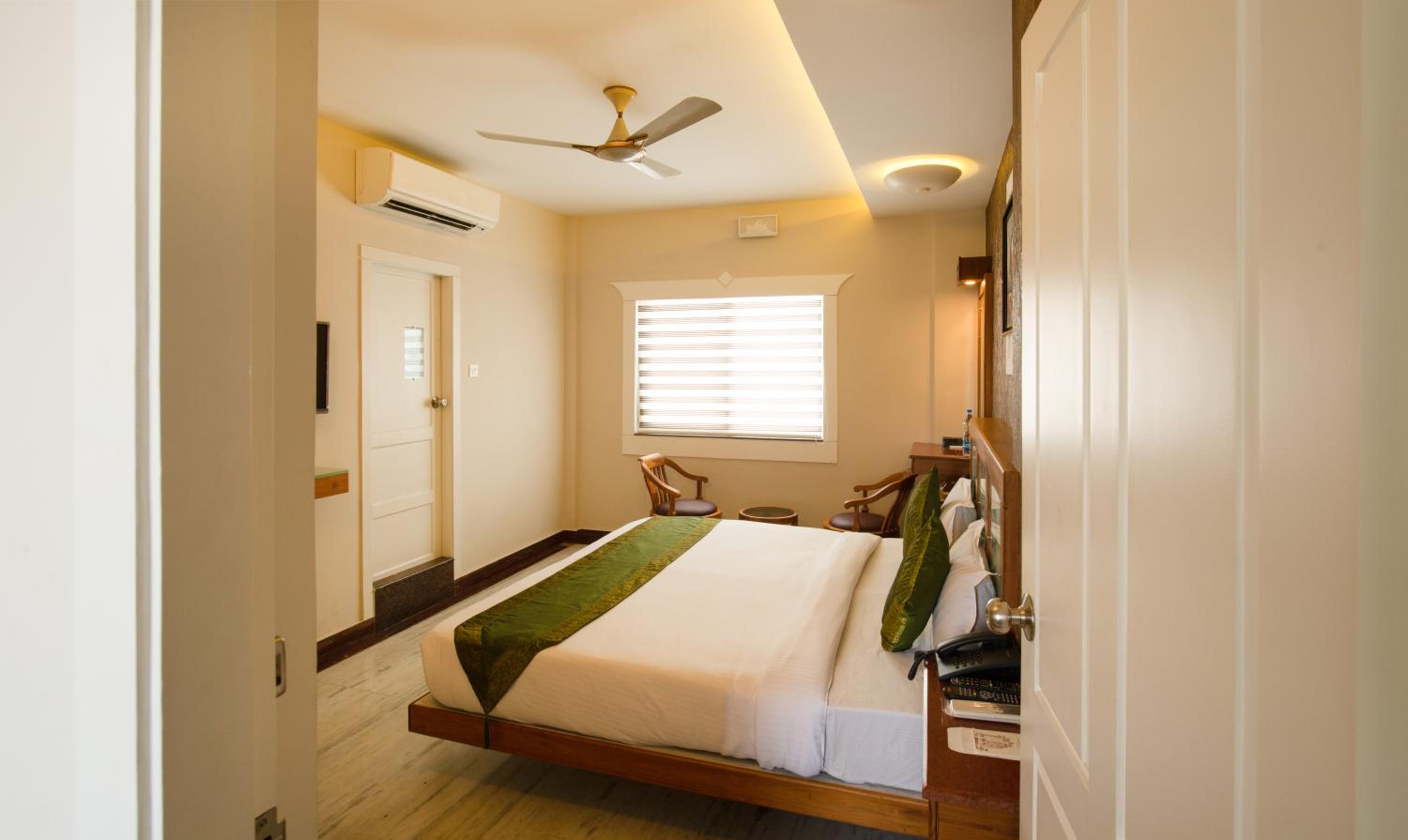 Standard Double Room - Photo 2