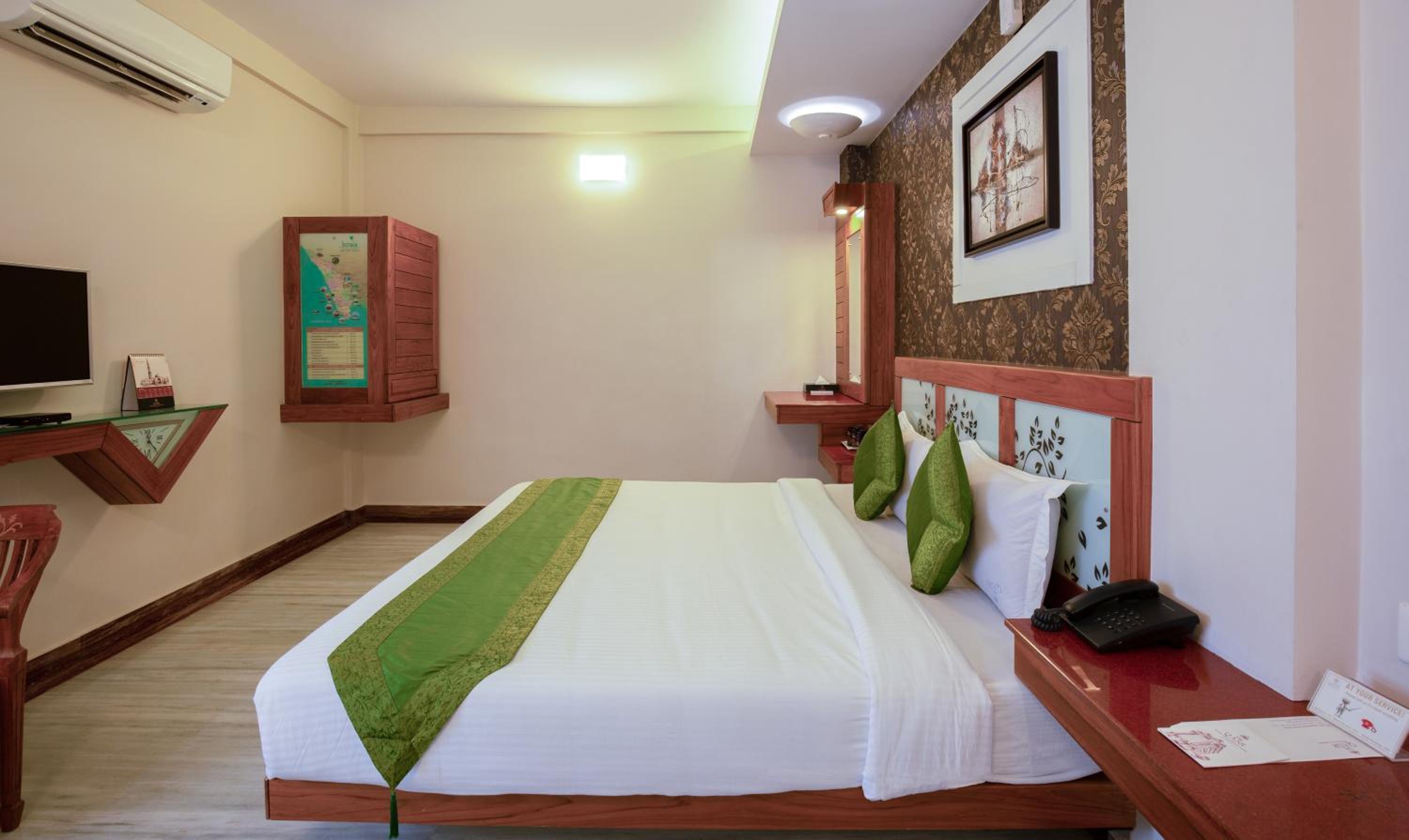 Deluxe Double Room - Photo 8