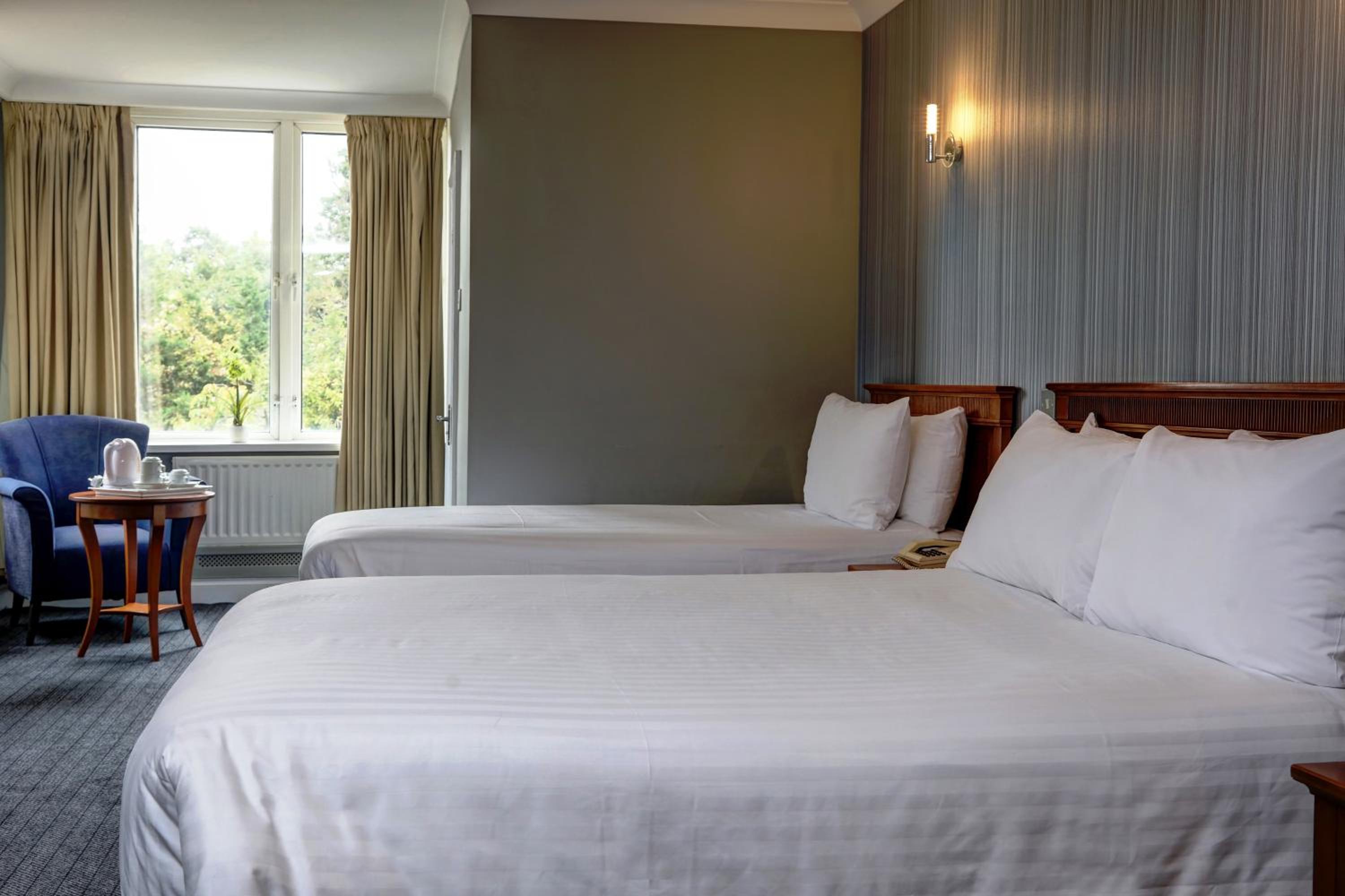 Family Room with Double and Single Beds - Non-Smoking
