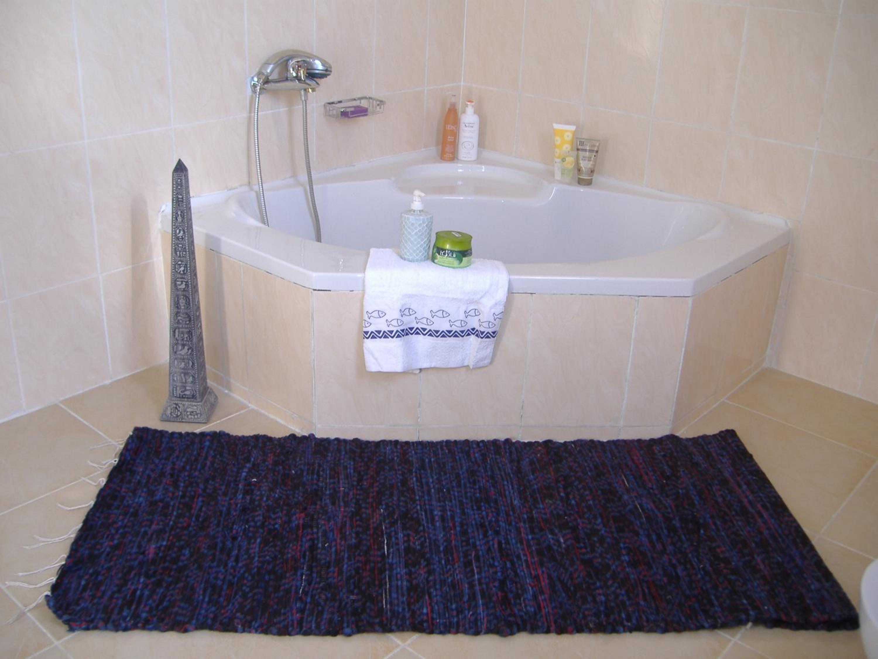 Two-Bedroom Apartment - Photo 7