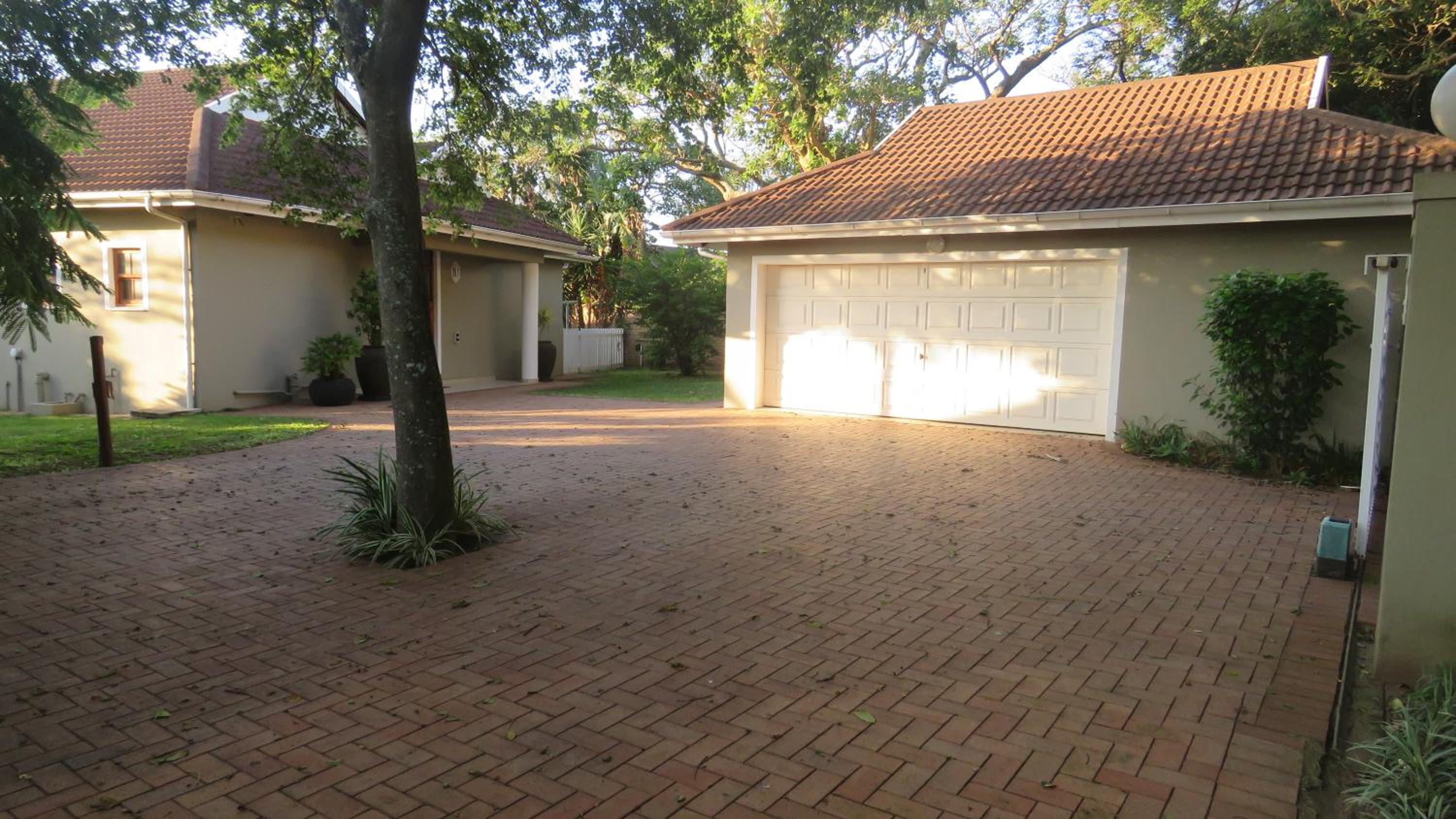 Four-Bedroom House - Photo 7