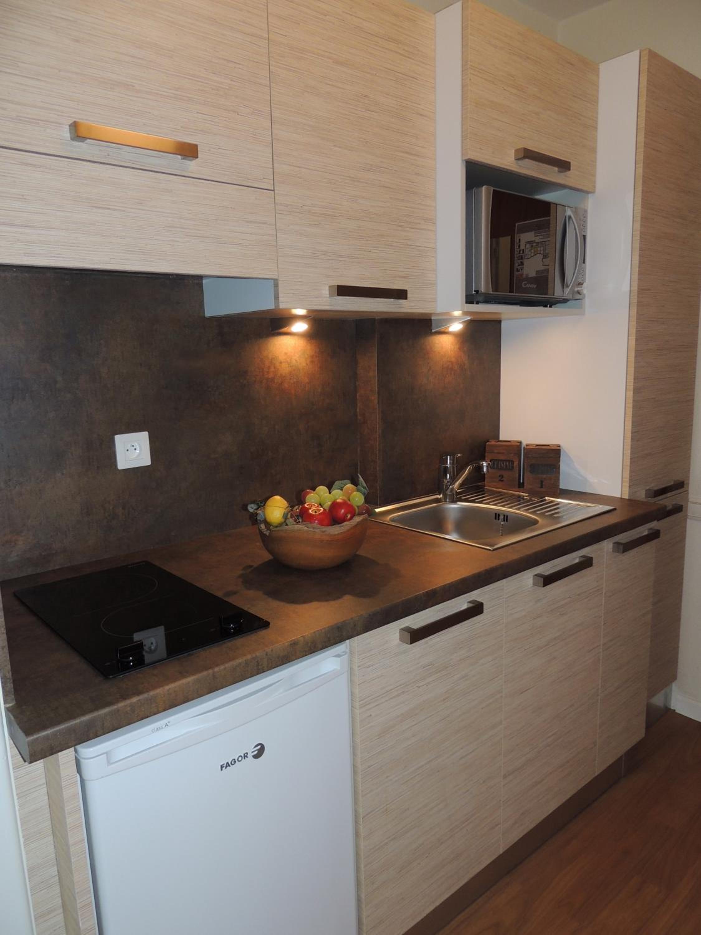 Studio (2 Adults) - Photo 2