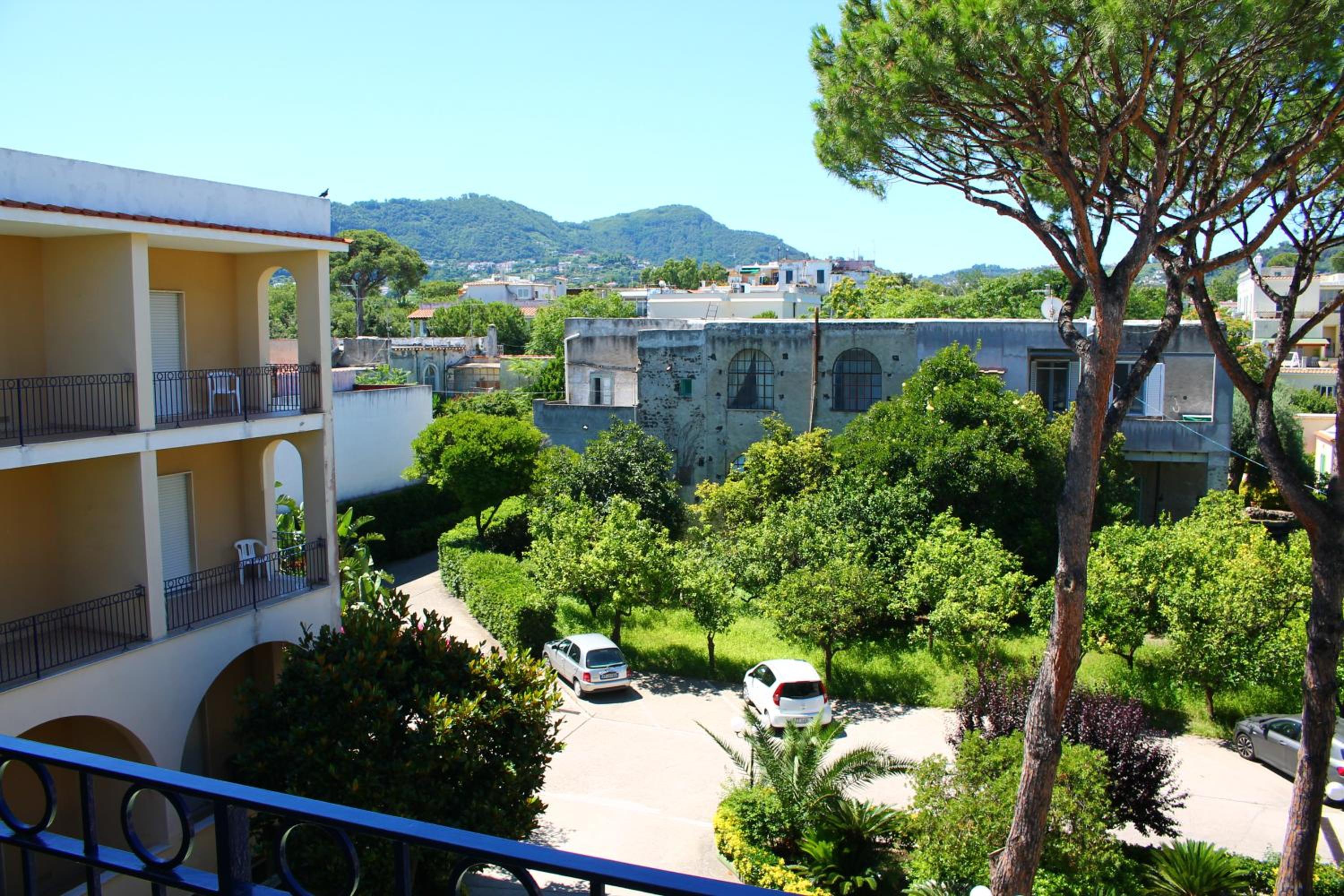 Double Room with Extra Bed and Garden View photo 2