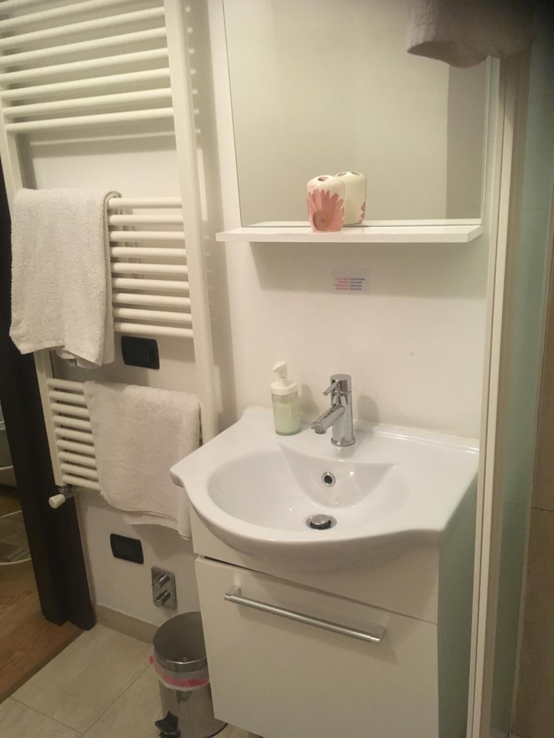 Double Room - Photo 19