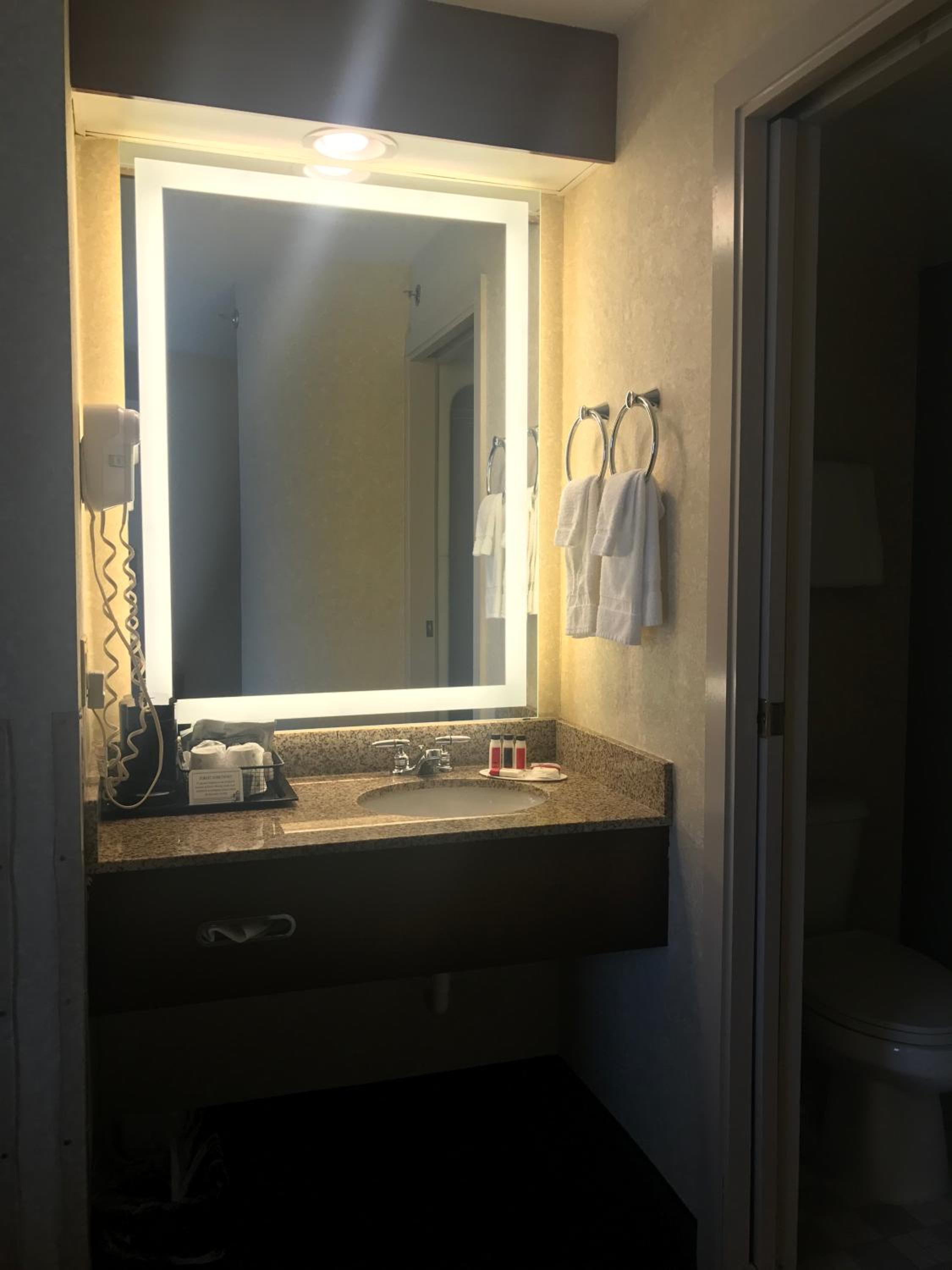 Double Room with Two Double Beds - Non-Smoking - Photo 4